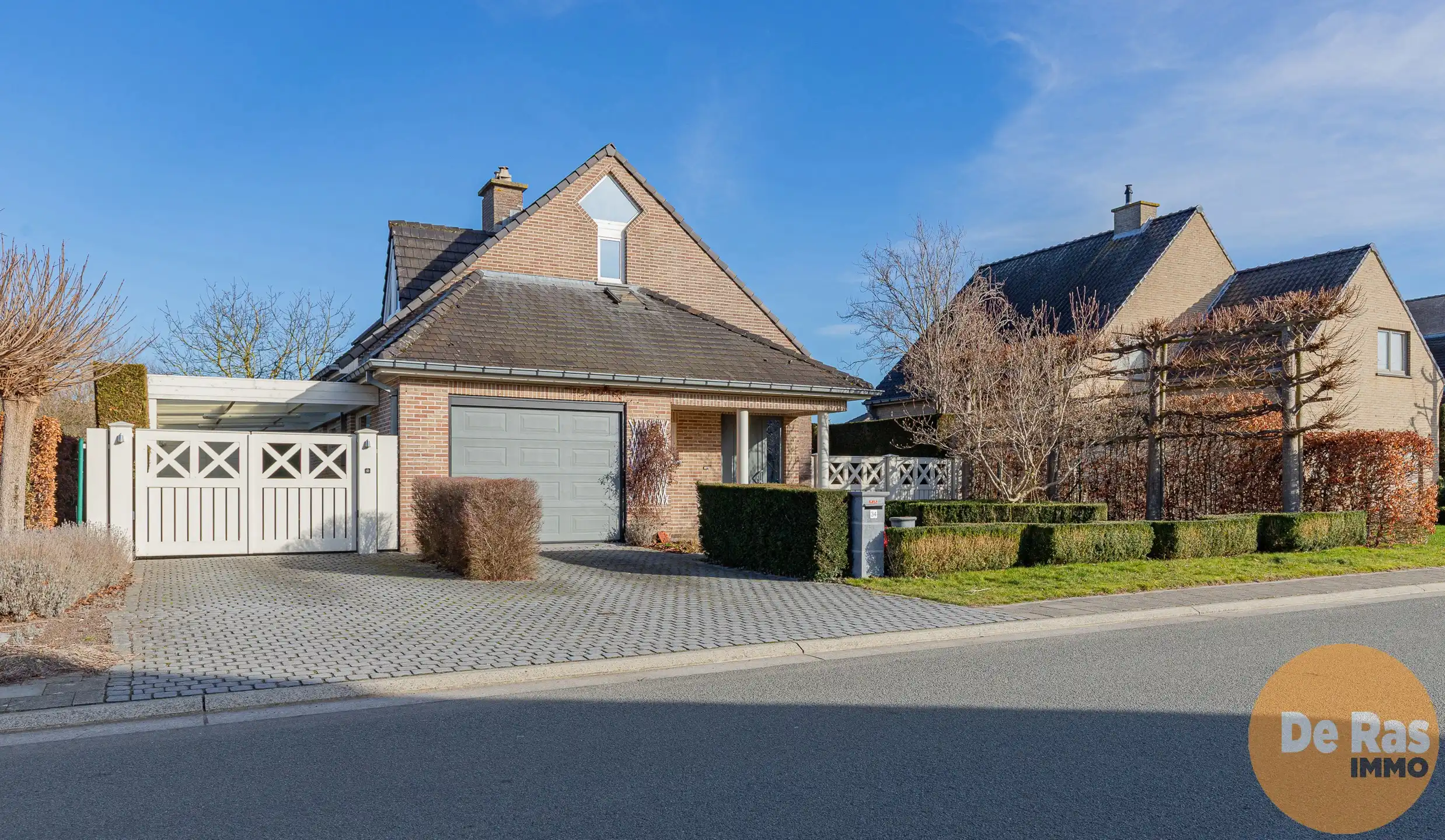 WICHELEN - Rustig gelegen instapklare woning met tuin foto 2