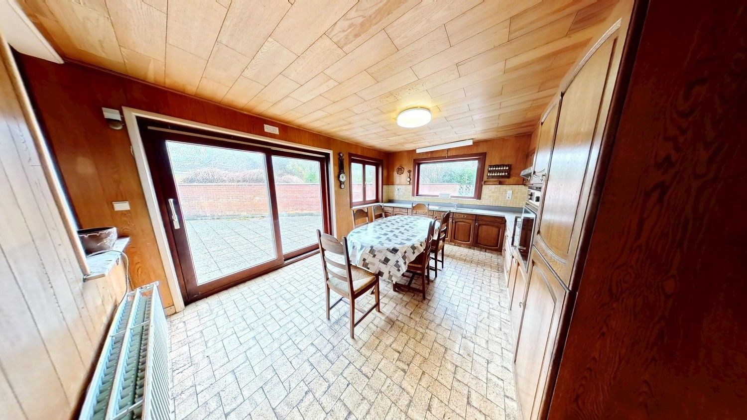 🏡 Te koop: te renoveren ruime villa – unieke opportuniteit in Elst! foto 7