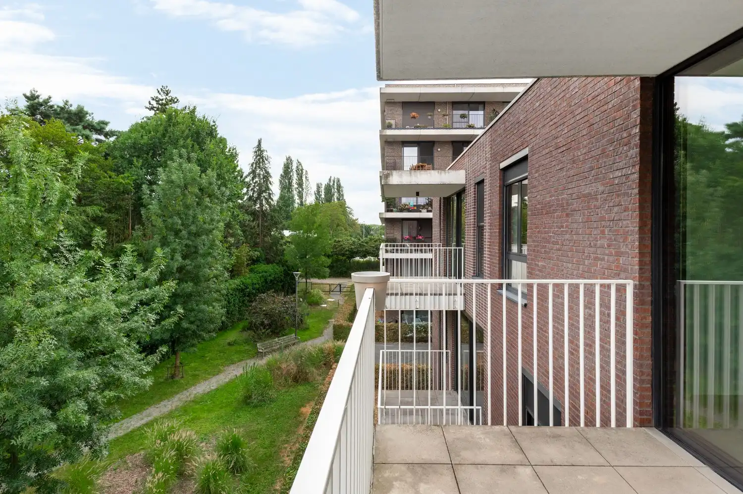 Assiestentieflat te huur in Hoboken Groen Zuid! foto 6