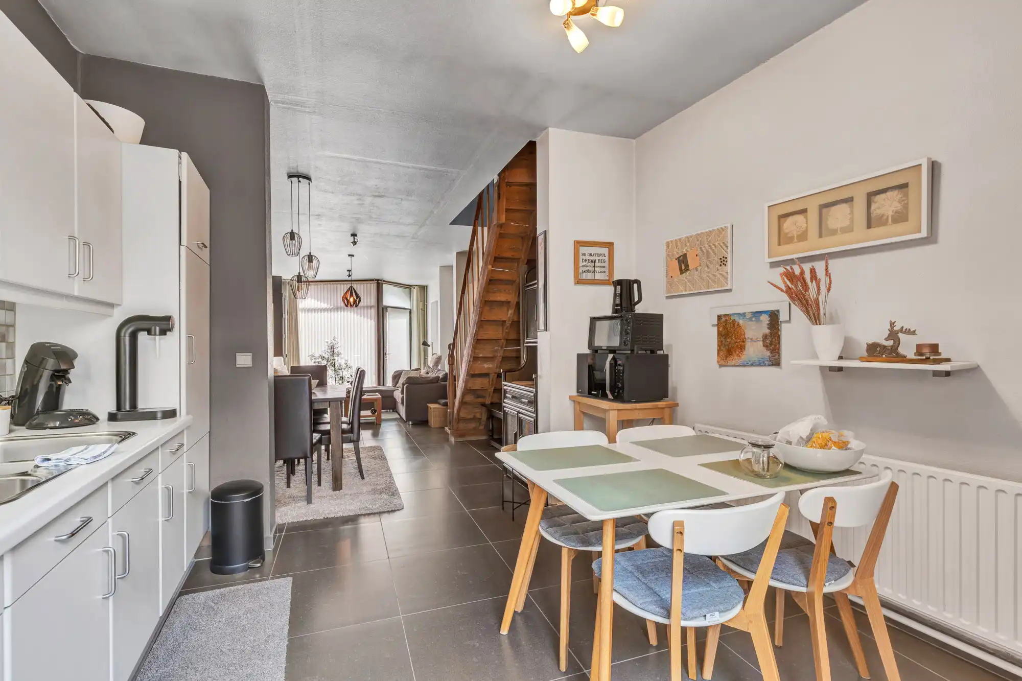 Instapklare woning met terras, buitenberging in het centrum foto 5