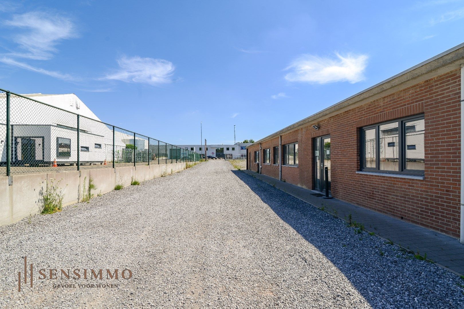 Ruime loods, geschikt voor vrachtwagengarage, op industriezone in Houthalen-Helchteren foto 17