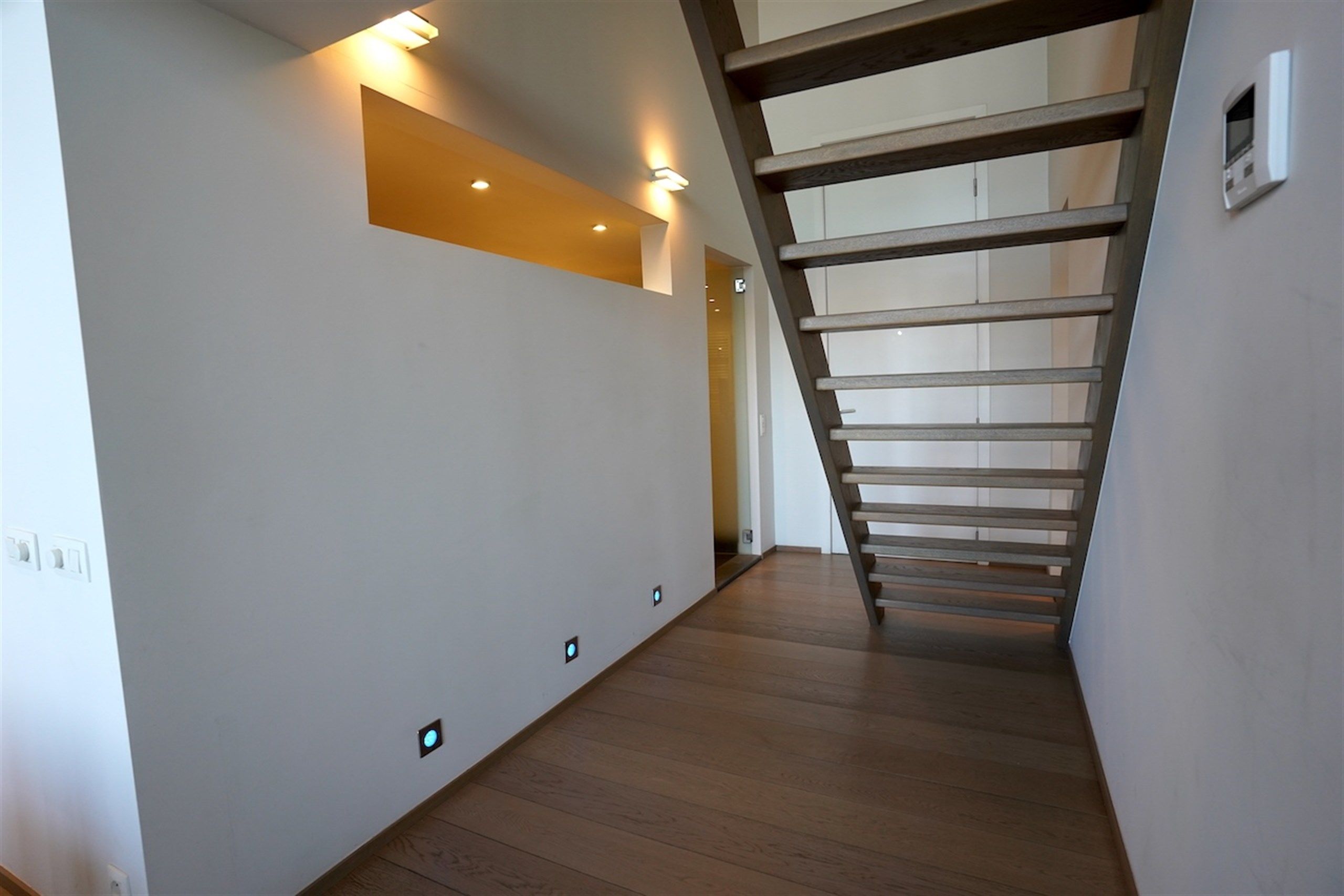 Verrassende, heldere loft met plafondhoogten van 6 m! foto 12