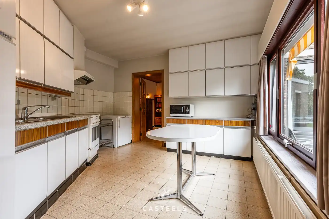 Ruime HOB met 4 slaapkamers en zonnige tuin in een groene, rustige omgeving foto 7