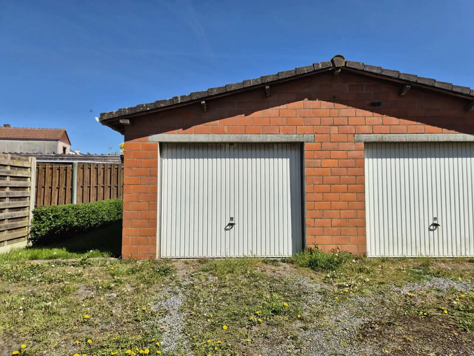 Halfopen bebouwing met 2 slaapkamers, tuin en garage foto 17