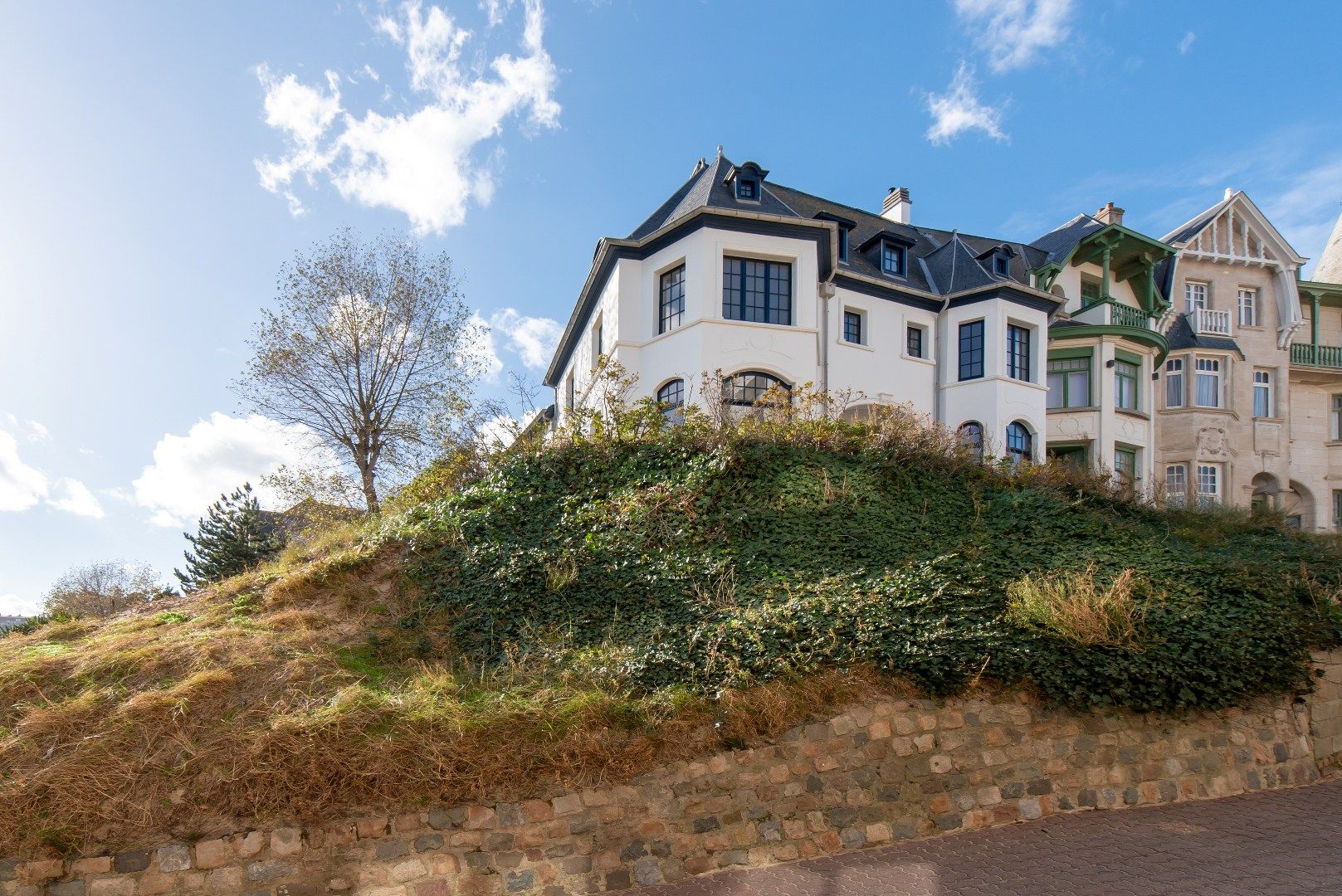 Woning 5 slpks met zijdelings zeezicht foto 2