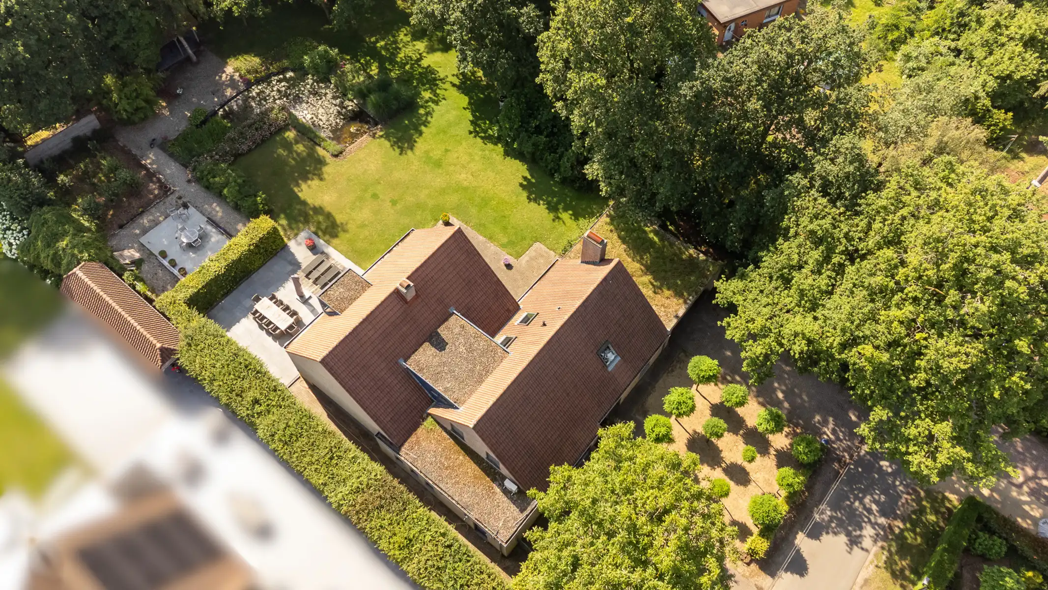 Ruime villa op 2.715 m² in een rustige en groene omgeving foto 28