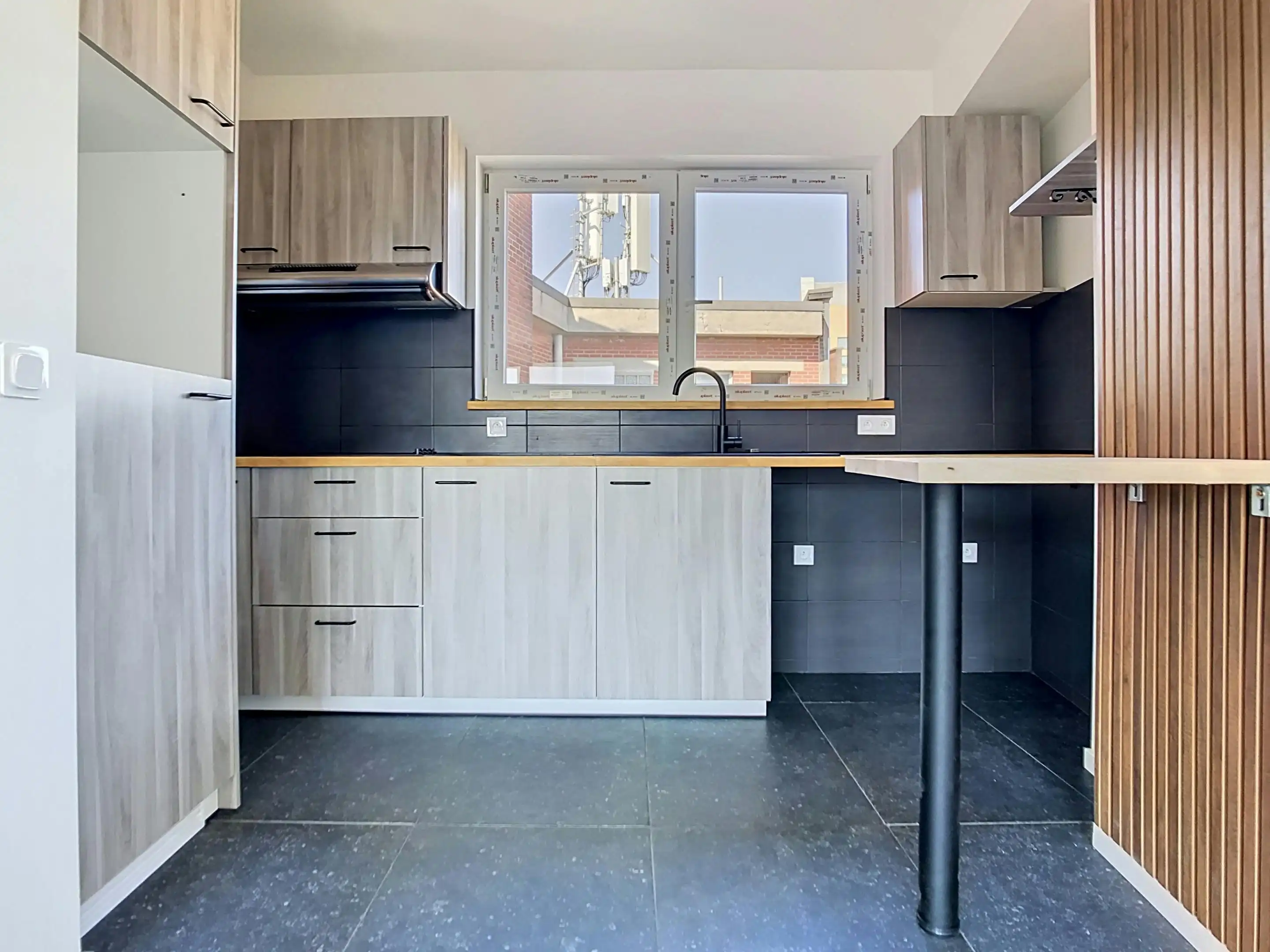 Gerenoveerd één slaapkamer appartement te koop in Antwerpen foto 6