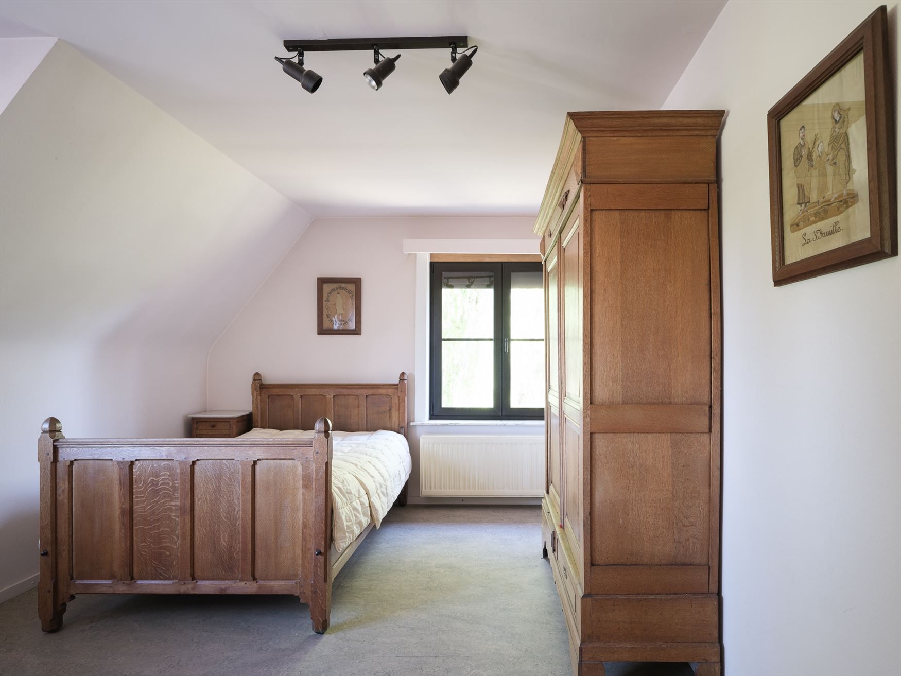 Op te frissen villa met karakter en potentieel foto 17