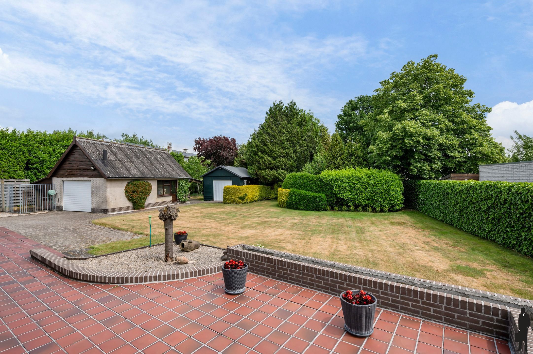 Ruime woning met tuin en bijgebouw foto 5