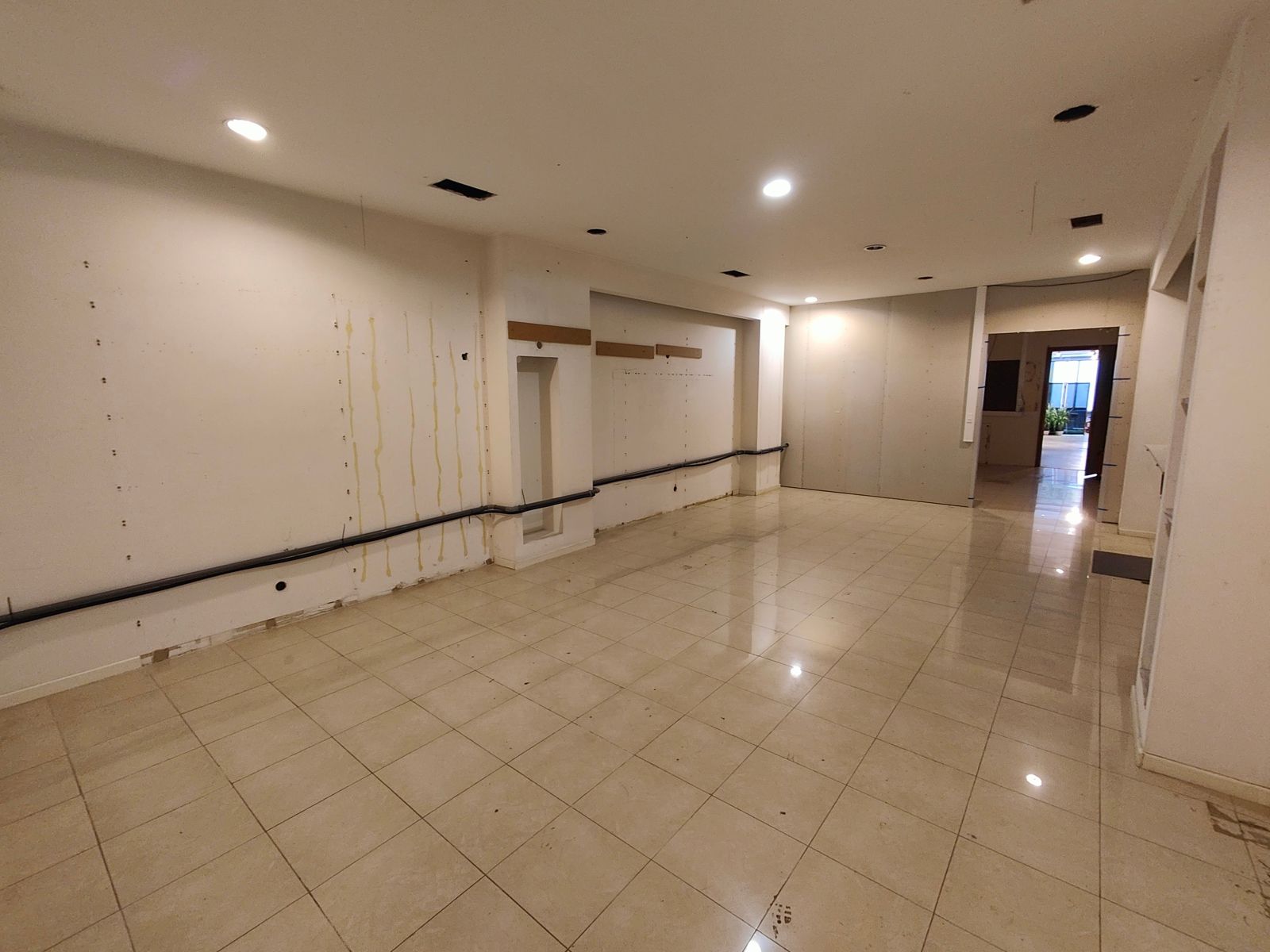 Commercieel pand te huur in hét winkelhart van Sint-Niklaas foto 11