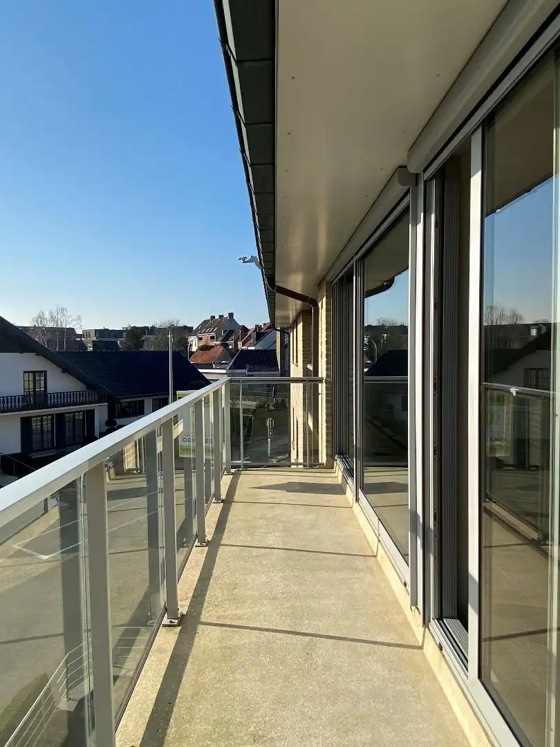 INSTAPKLAAR APPARTEMENT MET 2 SLPKS + STAANPLAATS EN KELDERBERGING foto 5
