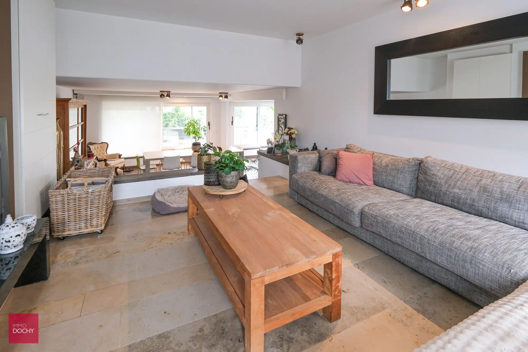 Ruime (groeps)praktijk of kantoor met woning foto 19