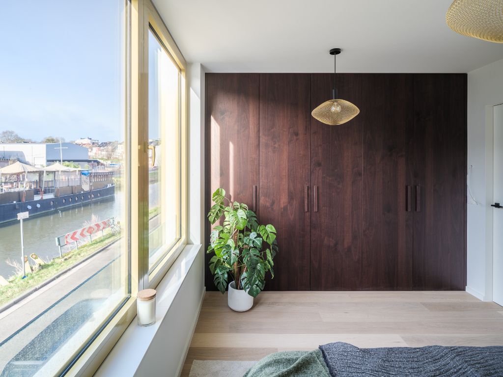 Architecturale nieuwbouw ‘townhouse’ met zicht op het water en meerdere terrassen foto 15