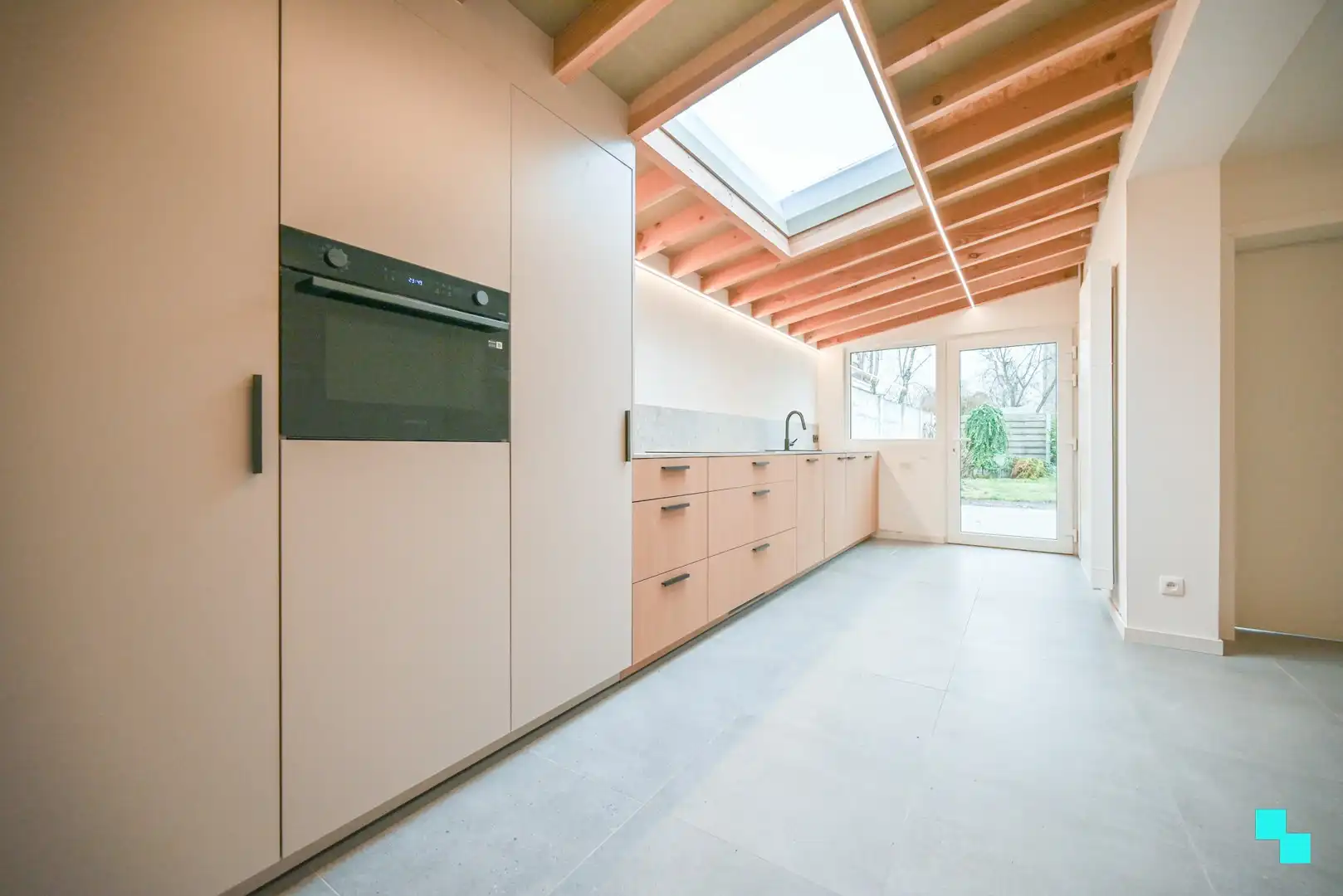 Ruime, instapklare woning met 4 slaapkamers nabij het centrum van Izegem foto 8