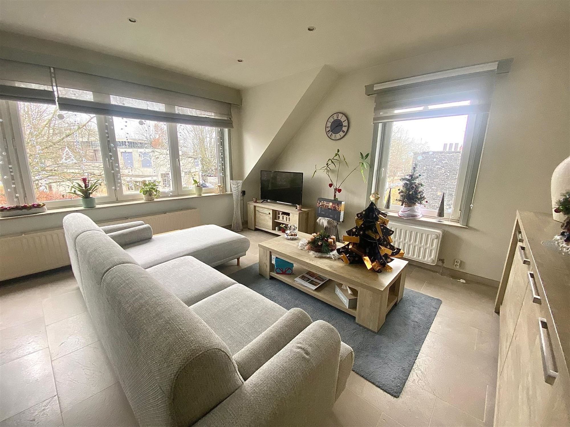 Prachtig appartement met drie ruime slaapkamers en twee terrassen foto 3