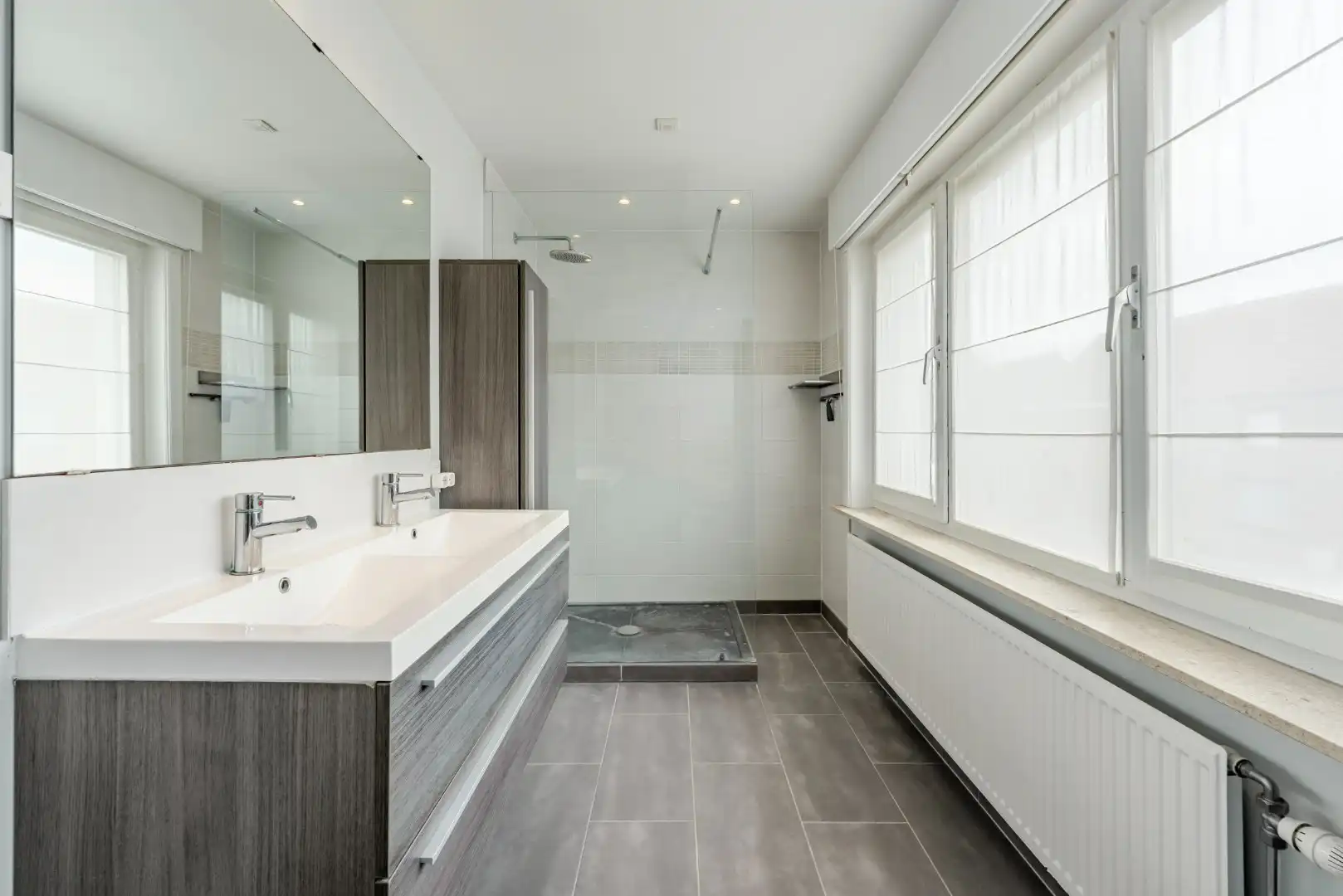 Instapklare gezinswoning met bijgebouw foto 18