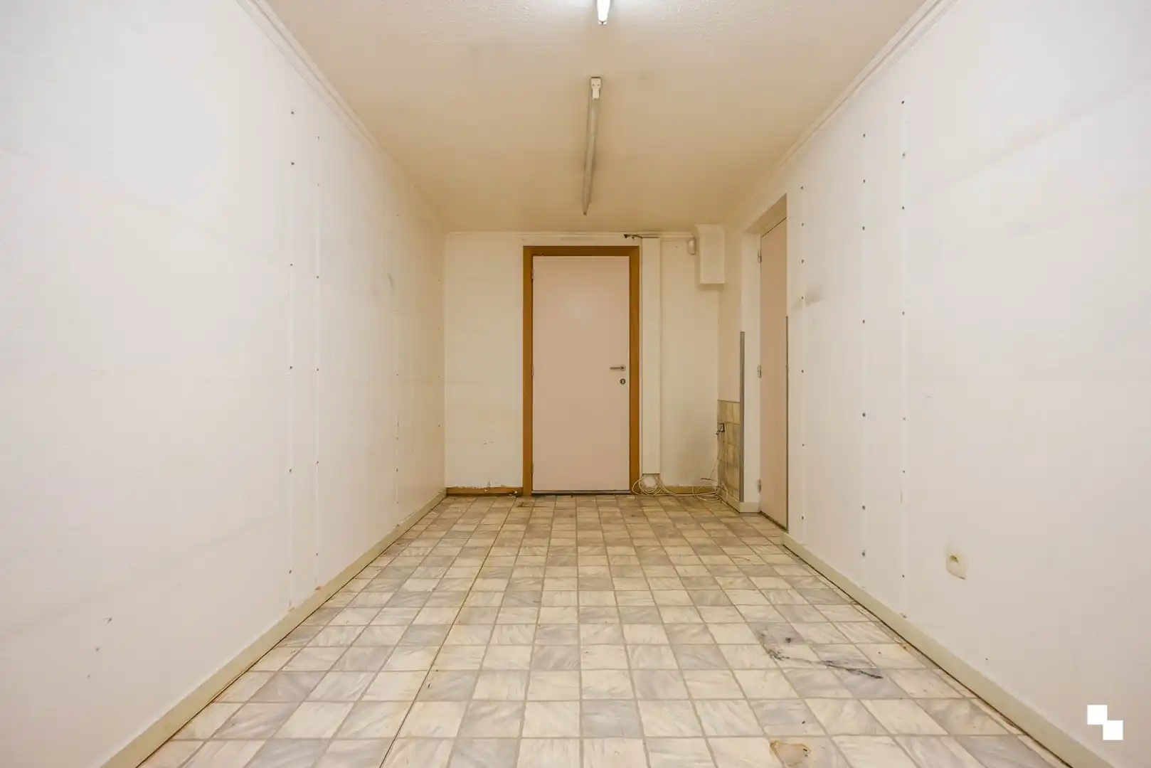 Commerciële ruimte van 114 m² met garagebox in centrum Izegem foto 14