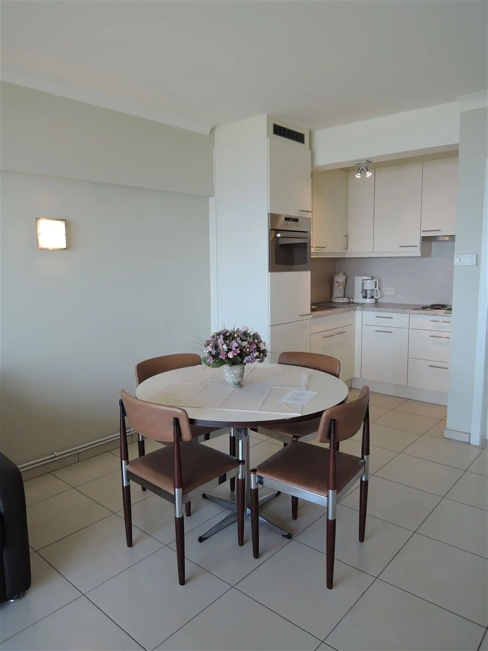 Gemeubeld 1-slaapkamer appartement met zeezicht foto 5