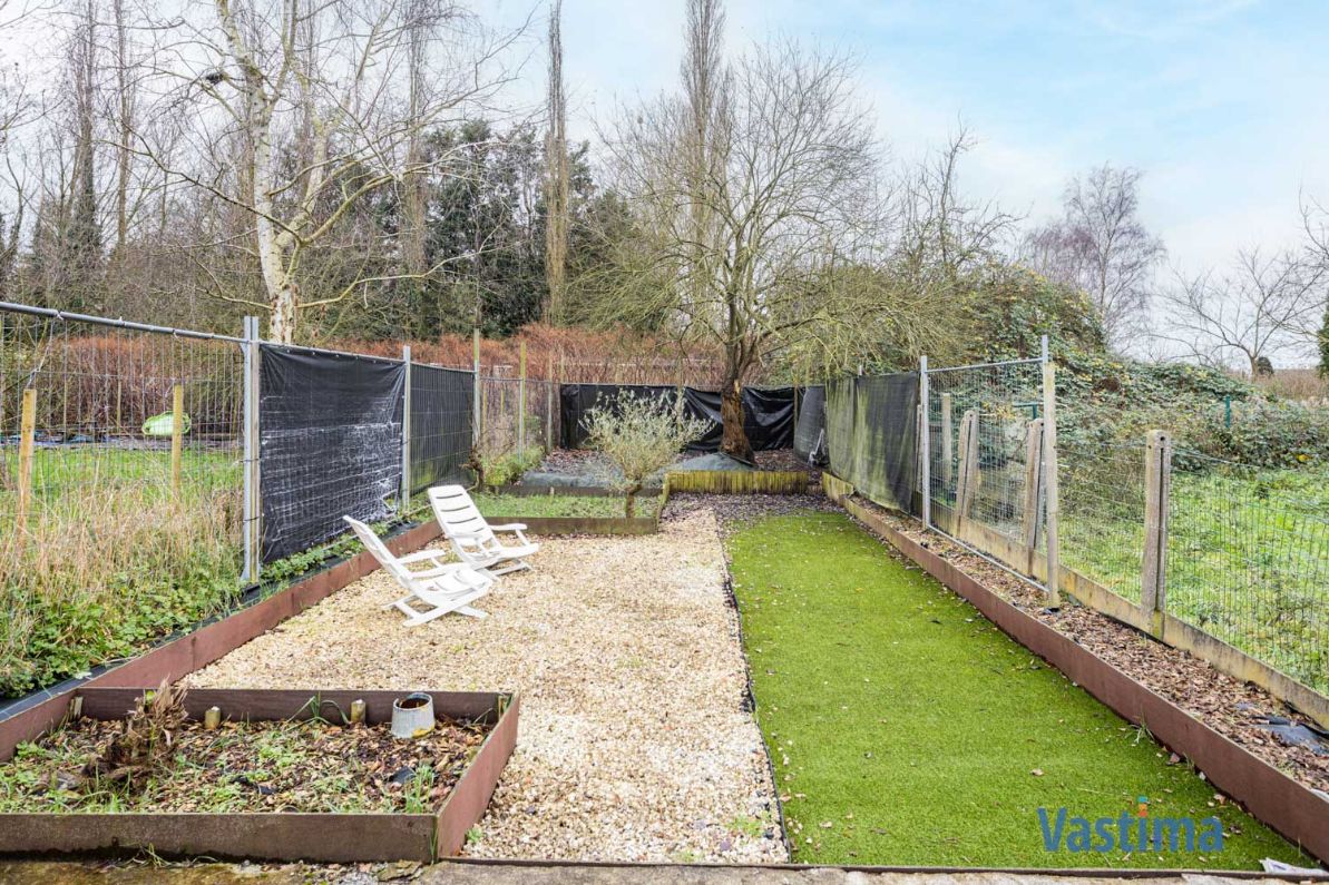 Instapklaar appartement met tuin en garage te Aalst foto {{pictureIndex}}