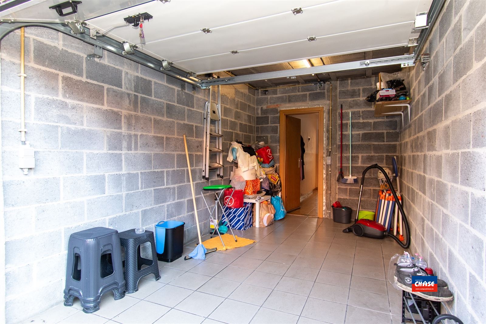 Gelijkvloersappartement met 1 slaapkamer en garagebox foto 2