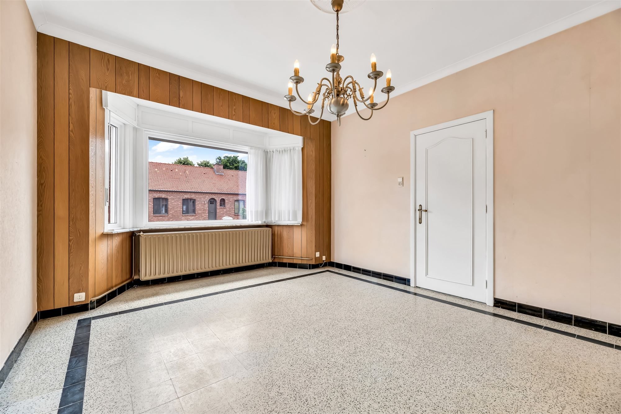 GEZELLIGE WONING MET 3 SLAAPKAMERS EN RUIME TUIN IN BERINGEN CENTRUM foto 3