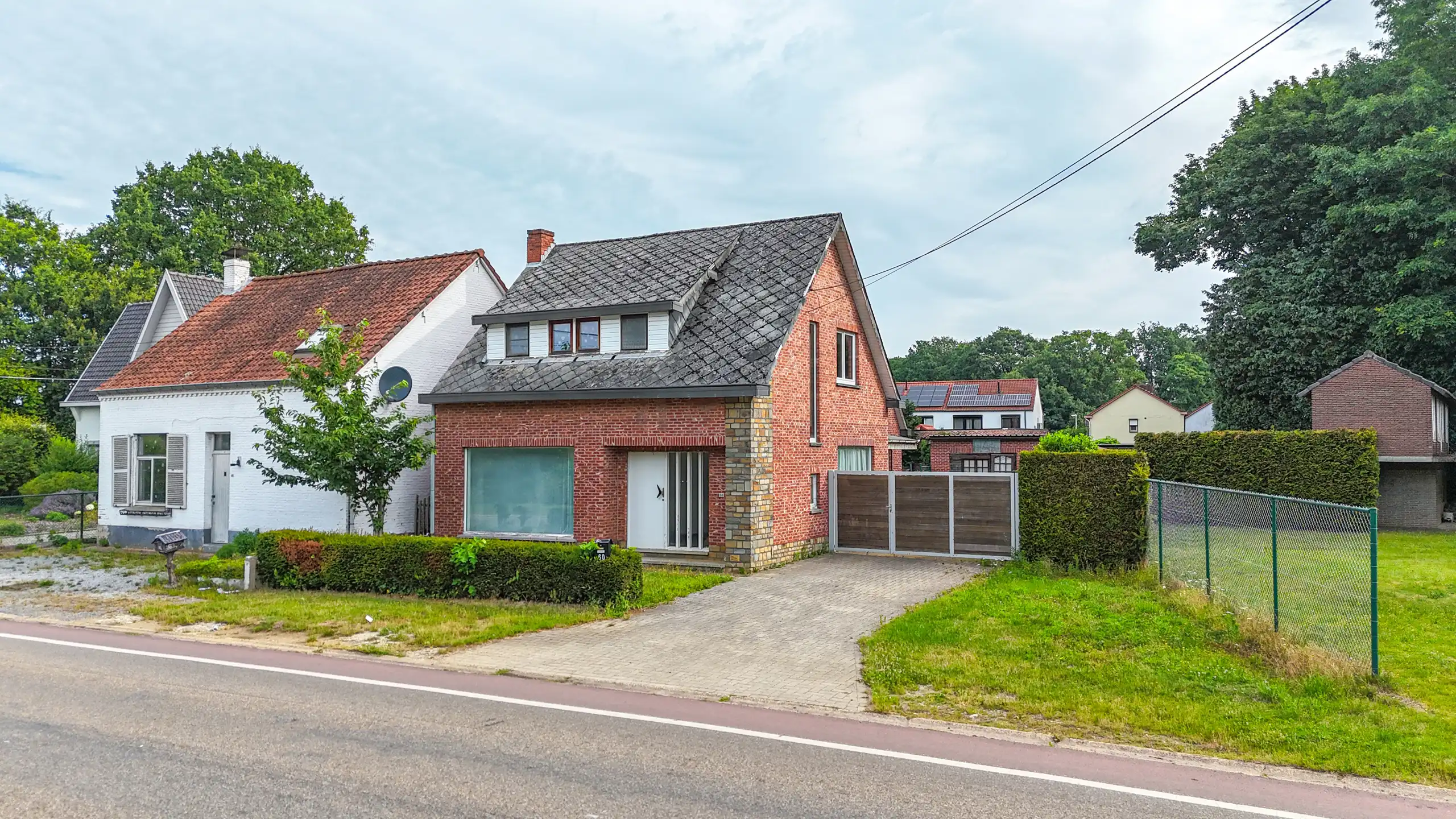 Deels gerenoveerde woning met ruime leefruimte en 3 slpkms! foto 22