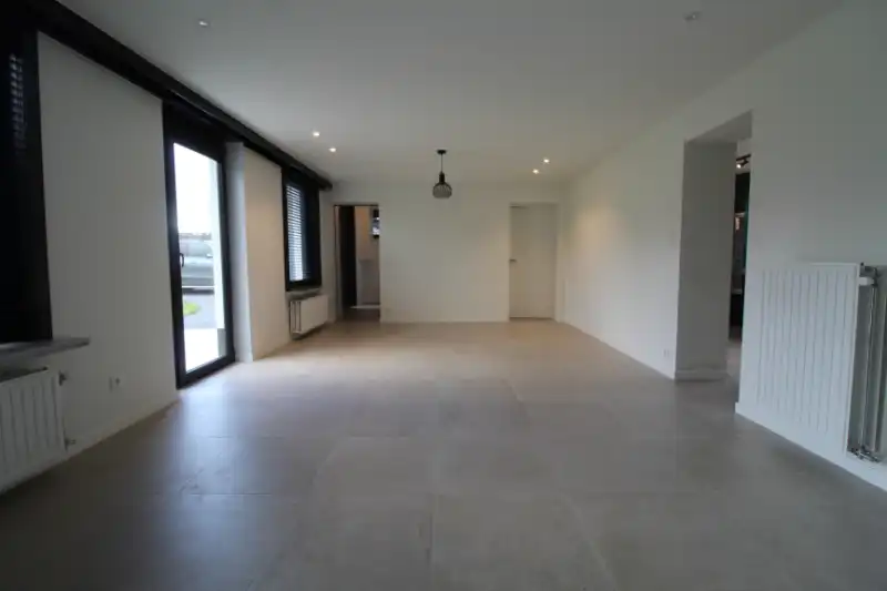 Gerenoveerde woning met drie/vier slaapkamers te Kachtem foto 7