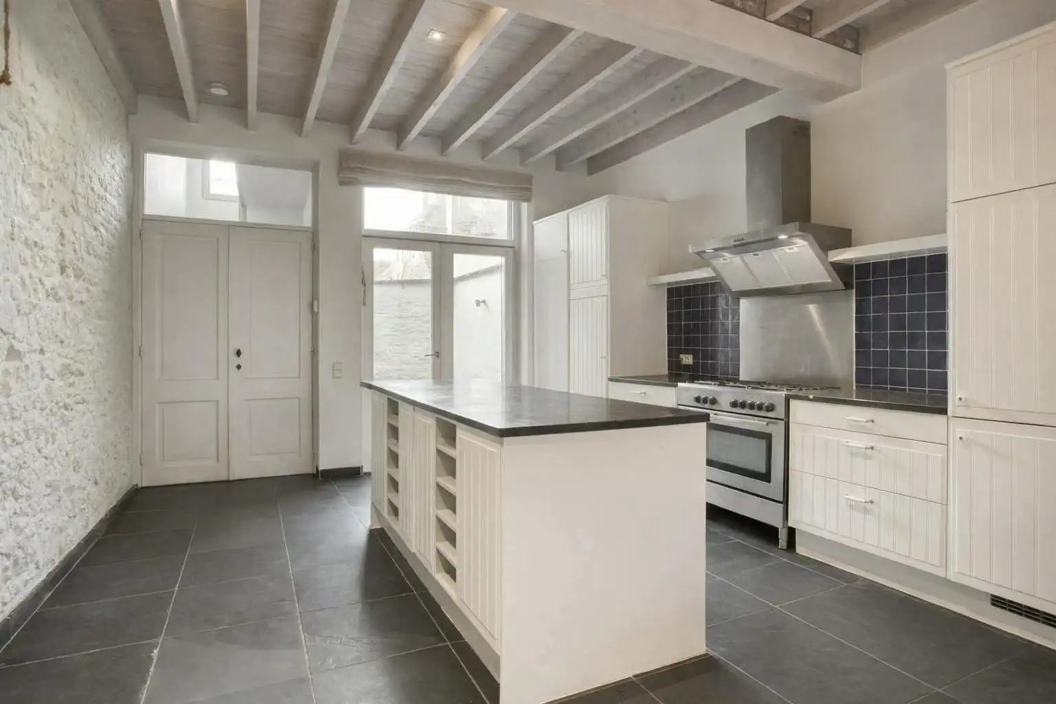 Uniek gerenoveerde herenwoning in Brugge met 3 slaapkamers foto 5