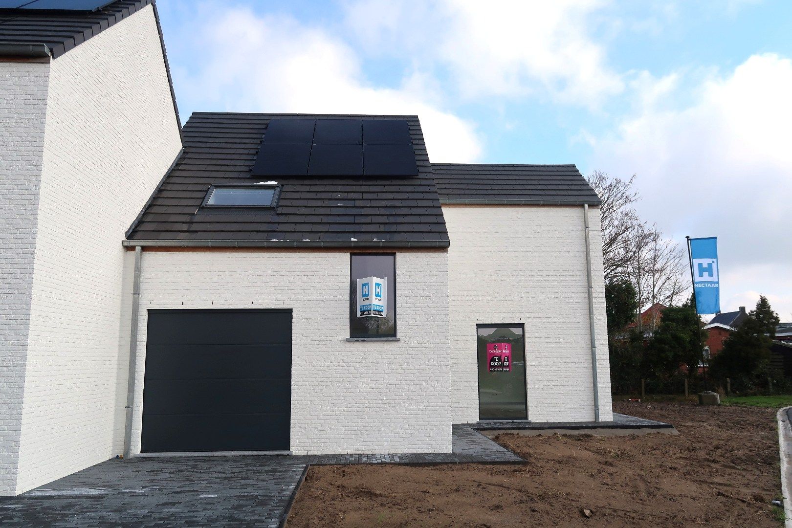 Rustig gelegen halfopen nieuwbouwwoning  foto 2