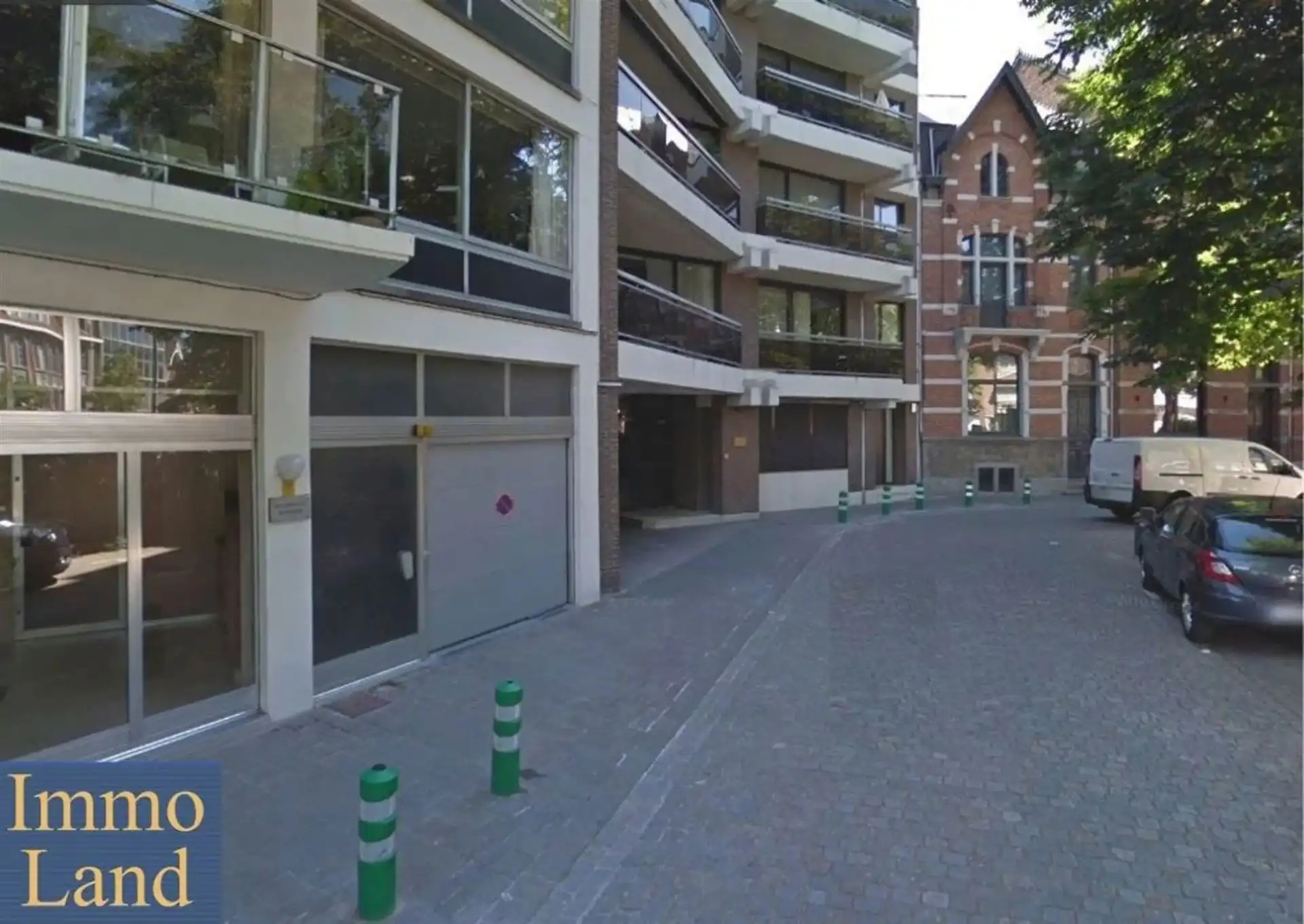 Autostandplaats op de kleine ring van Hasselt te koop. (Meer info via www.immoland.com) foto 2