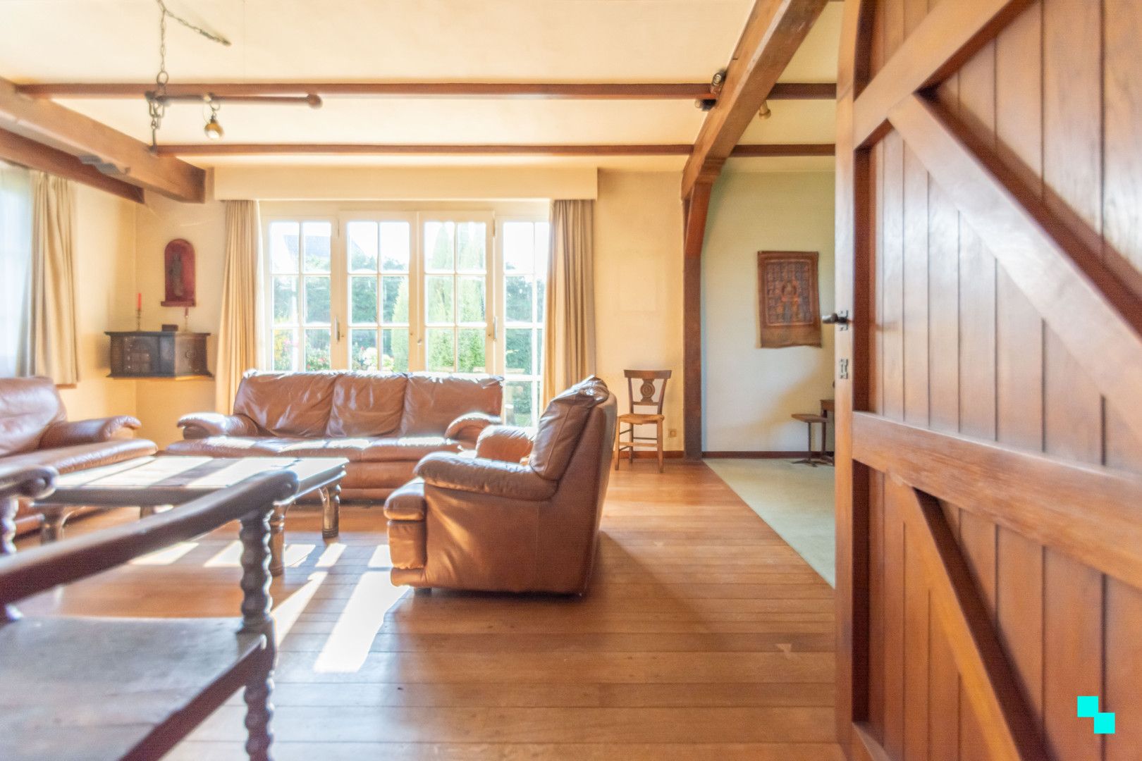 Hoofdfoto van de publicatie: Te renoveren villa met vijf slaapkamers te Melle