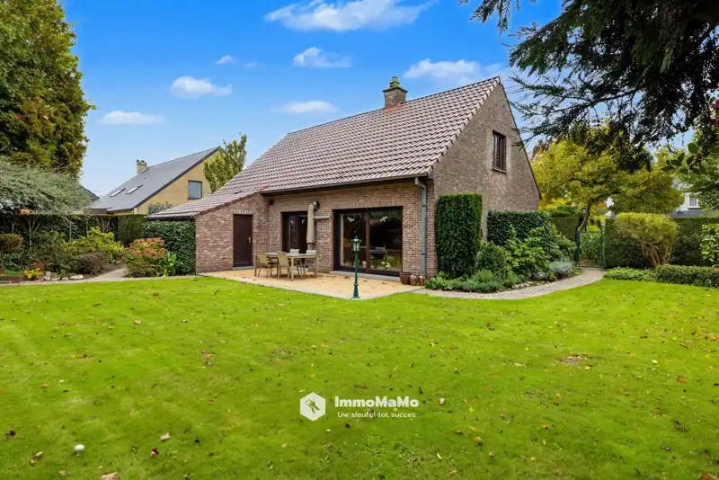 CHARMANTE INSTAPKLARE GEZINSWONING MET 3 SLPKS TE KOOP IN LO foto {{pictureIndex}}