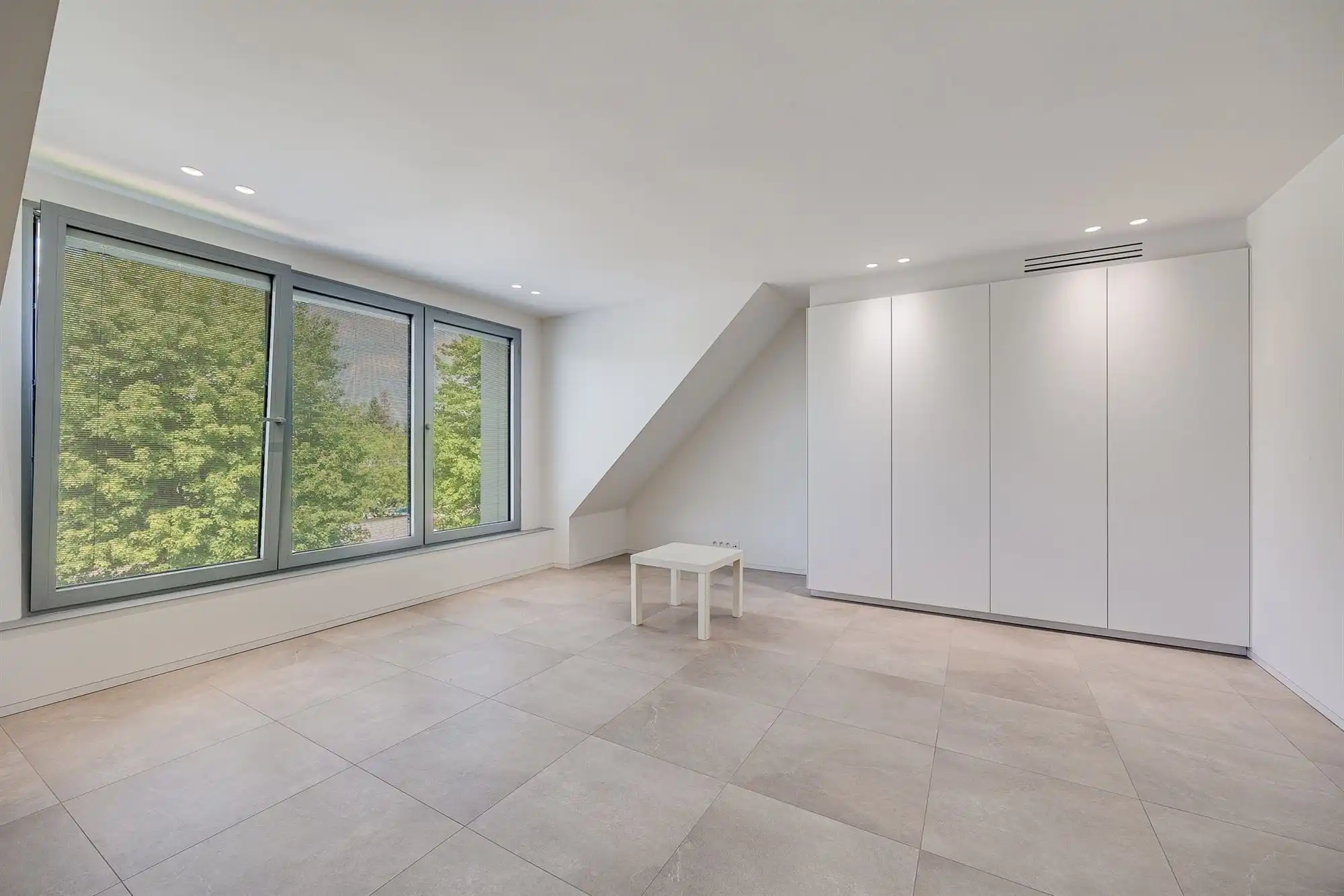Prachtig afgewerkt gebouw - showroom + villa foto 39