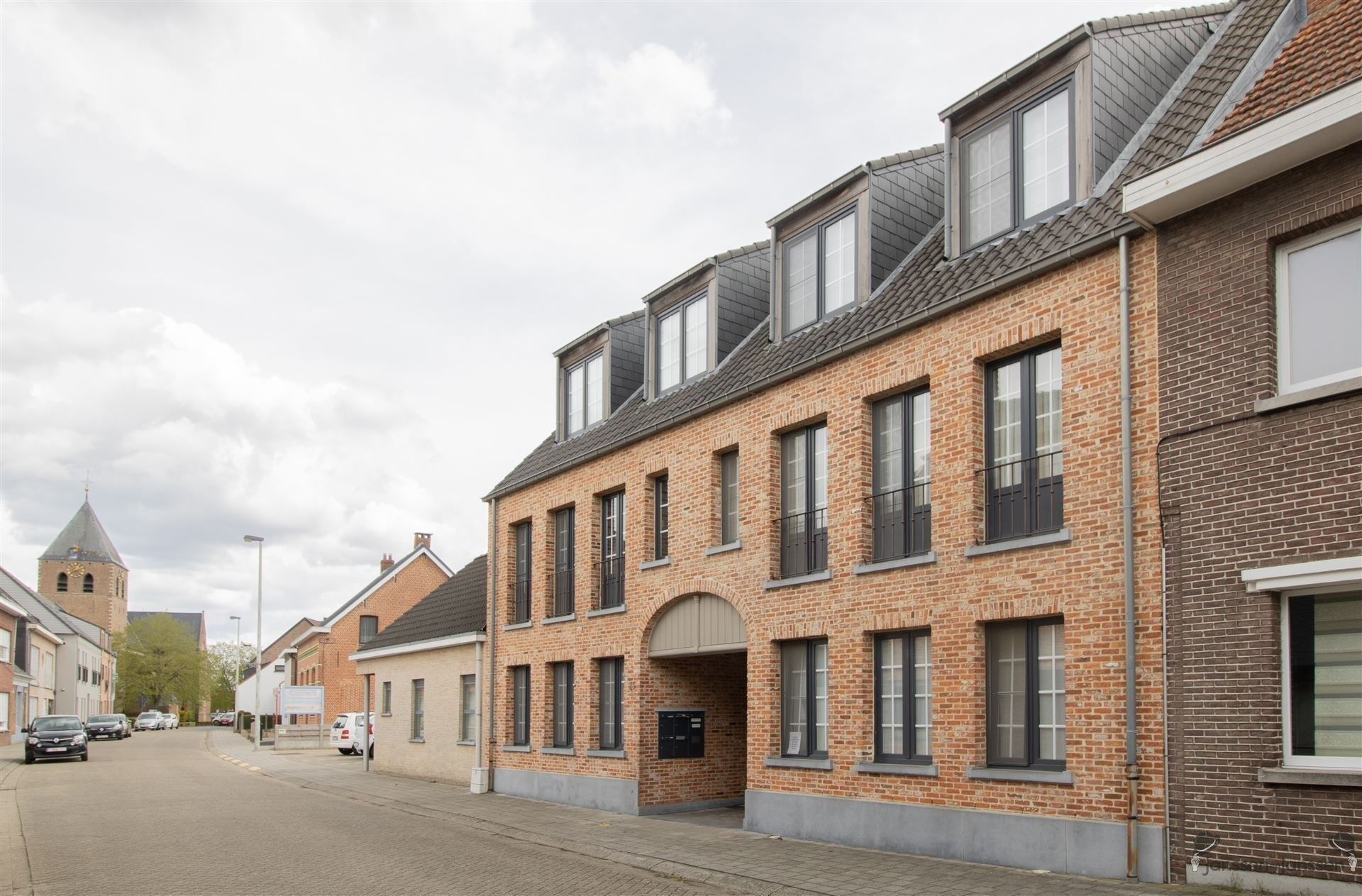 Modern appartement van 82 m² op de eerste verdieping met Zuidoost gericht terras van 55 m² foto 13