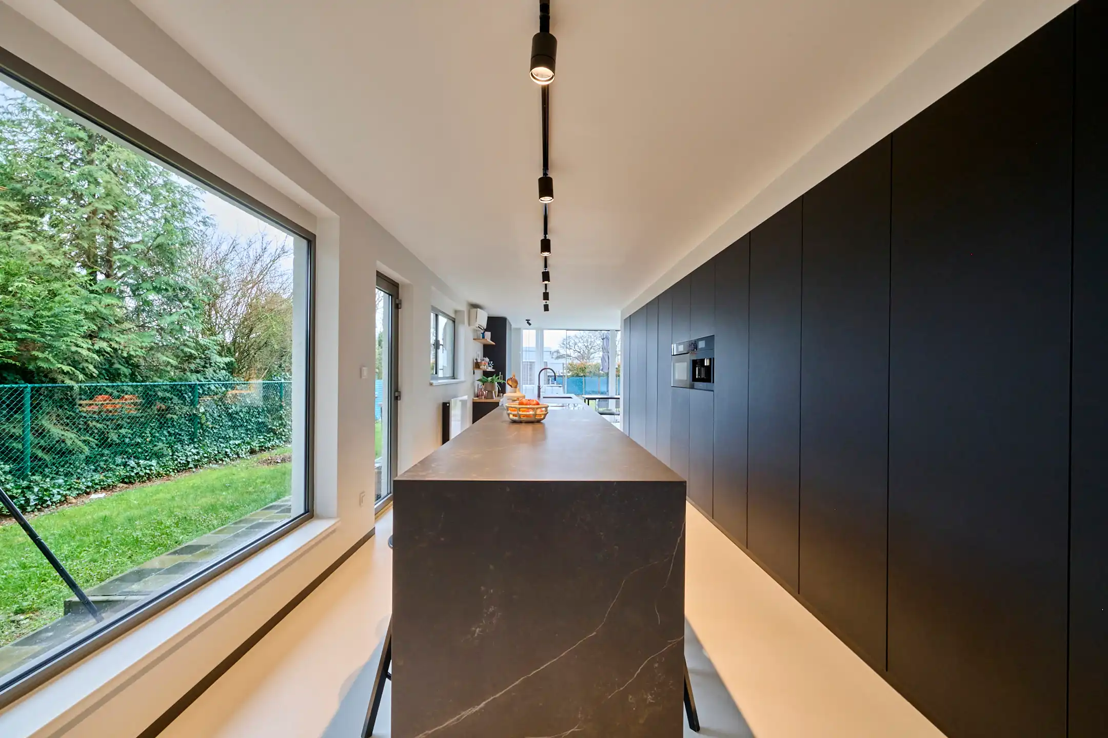 Prachtig vernieuwde villa op een rustige ligging in Genk foto 8