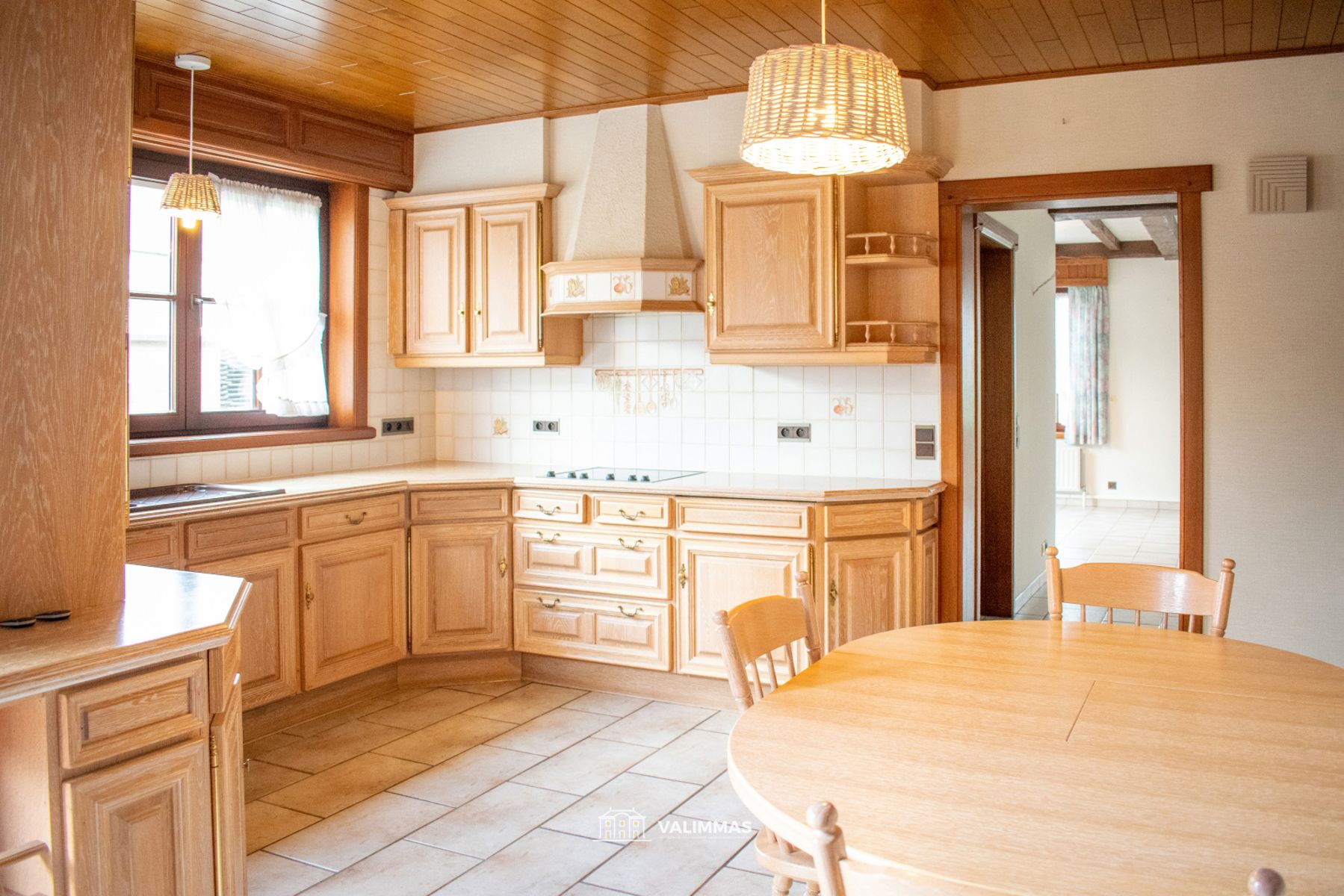 Zeer ruime (kangoeroe-)woning met parking en atelier/opslag foto 8