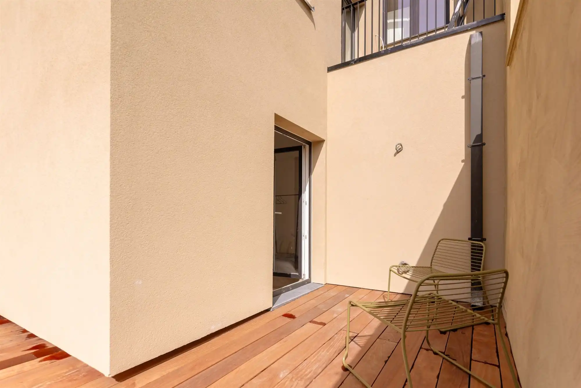 Energetisch gerenoveerd appartement met ruim terras foto 18