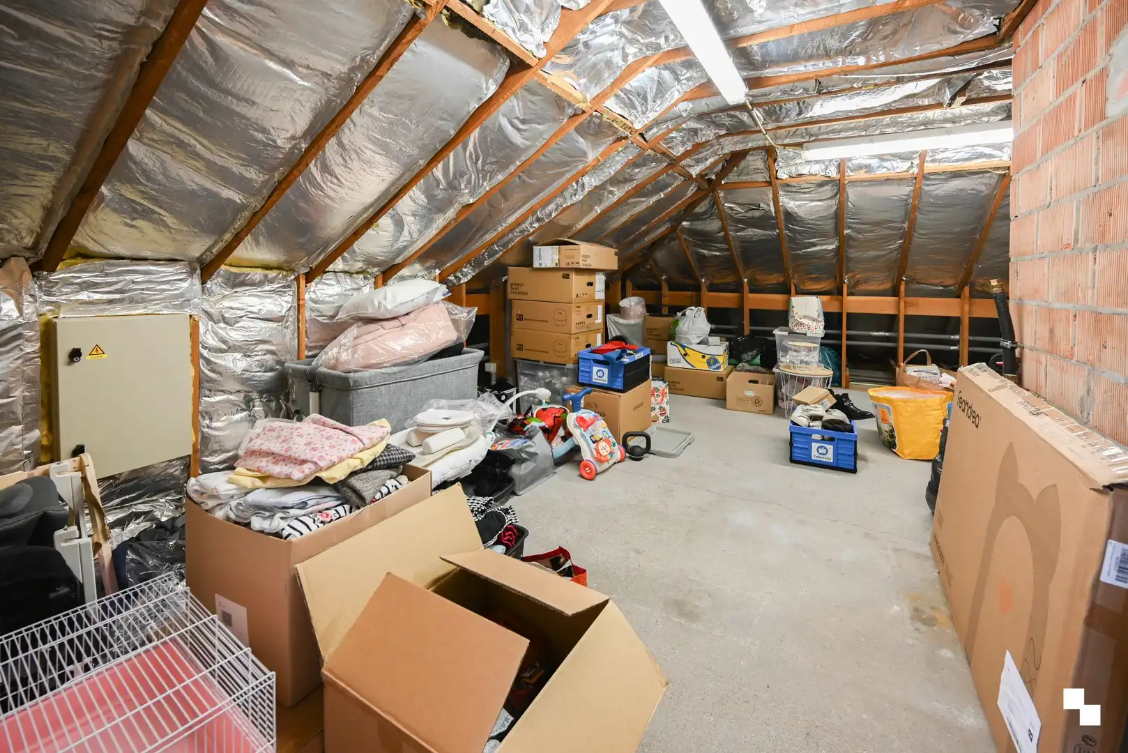 Zeer ruim appartement in het centrum van Oostrozebeke foto 10
