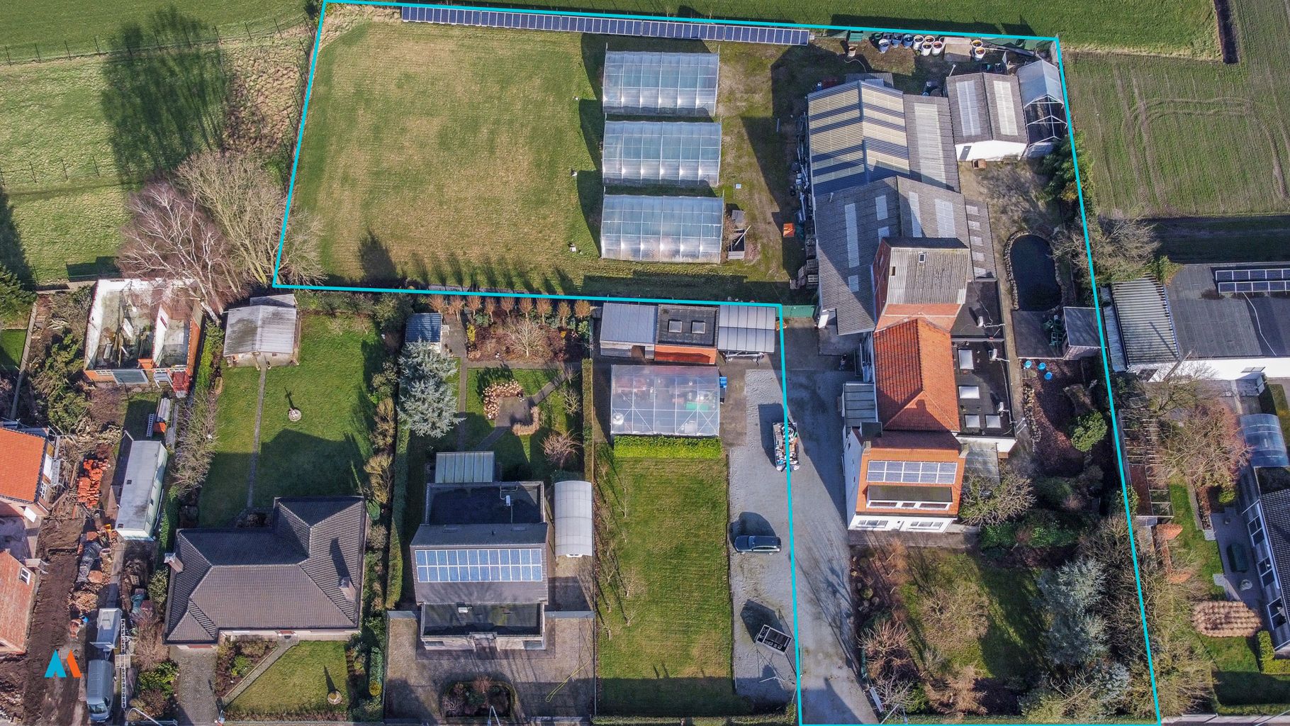 Hoofdfoto van de publicatie: Polyvalent gebouw