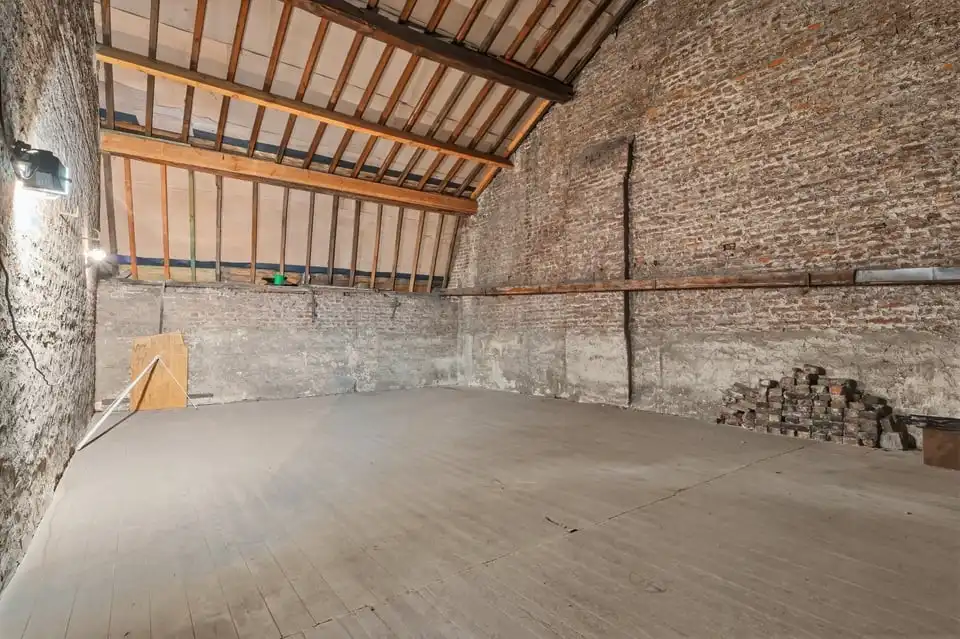 KARAKTERVOL PAND MET AUTHENTIEKE UITSTRALING EN VEEL POTENTIEEL IN TONGEREN foto 25