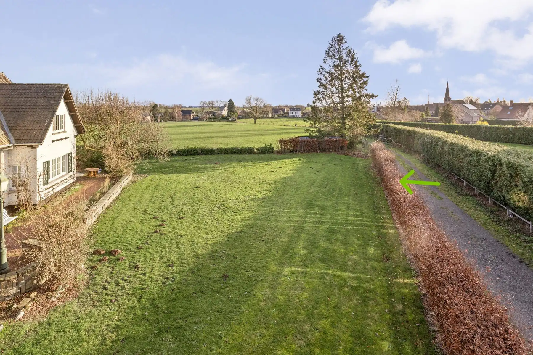 Prachtig gelegen bouwgrond voor een open bebouwing van ongeveer 10a foto 3