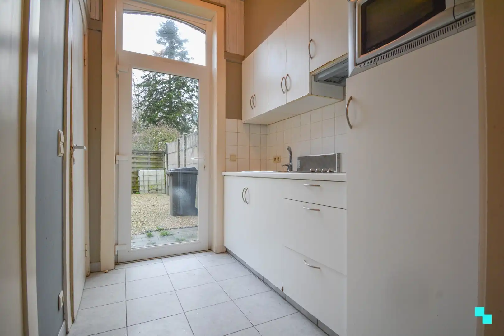 Licht te renoveren HOB te Dadizele foto 5