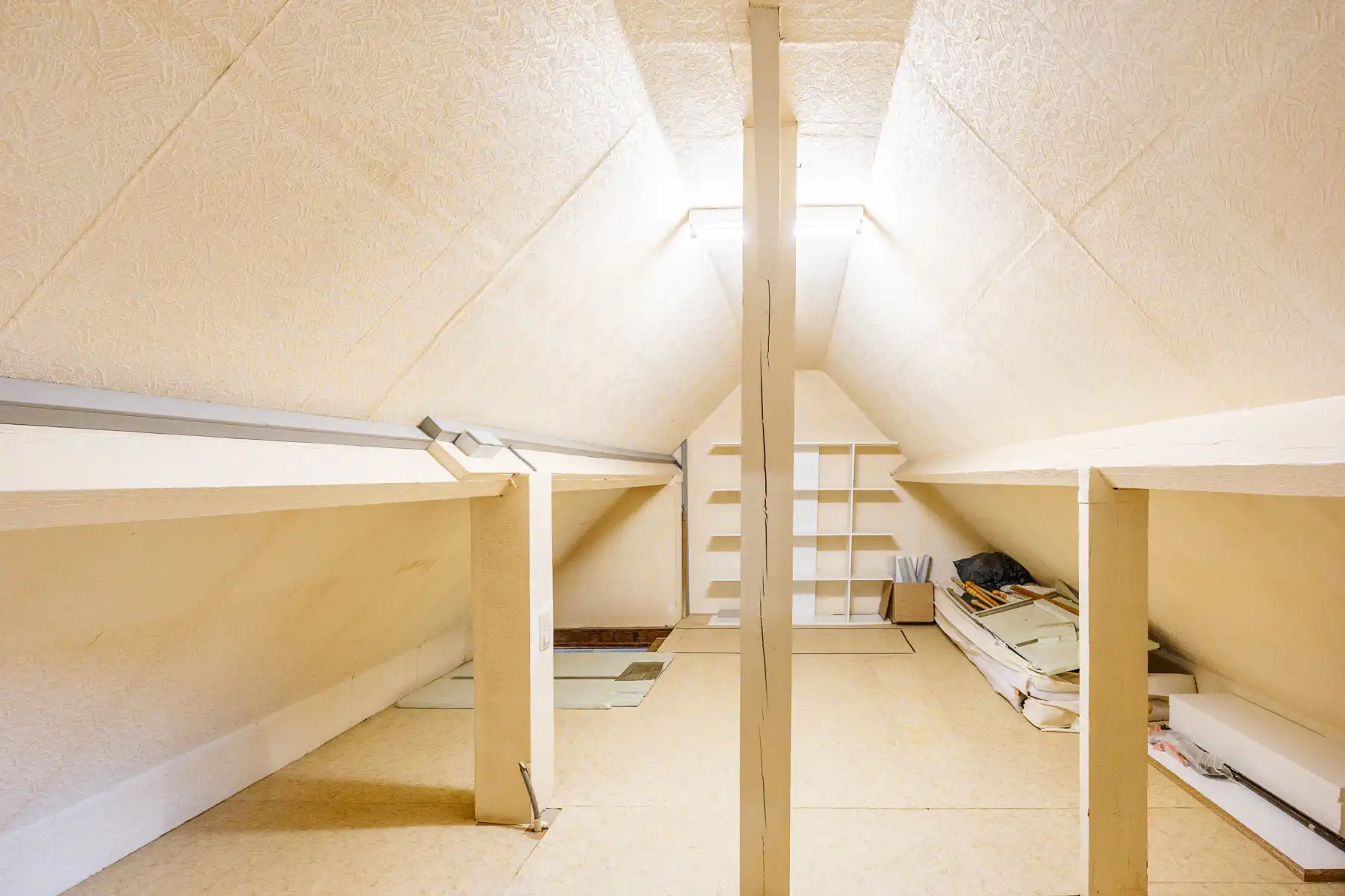 Ruime woonst met tuin, studio en veel parkeermogelijkheid foto 24