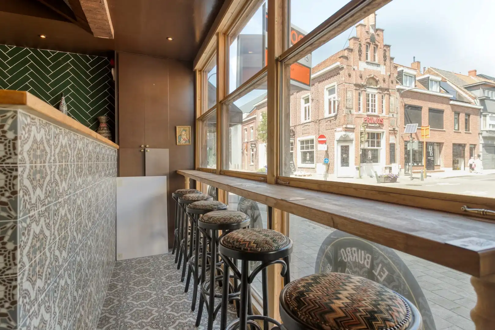 Instapklare handelszaak met appartement en gezellige binnenkoer foto 5