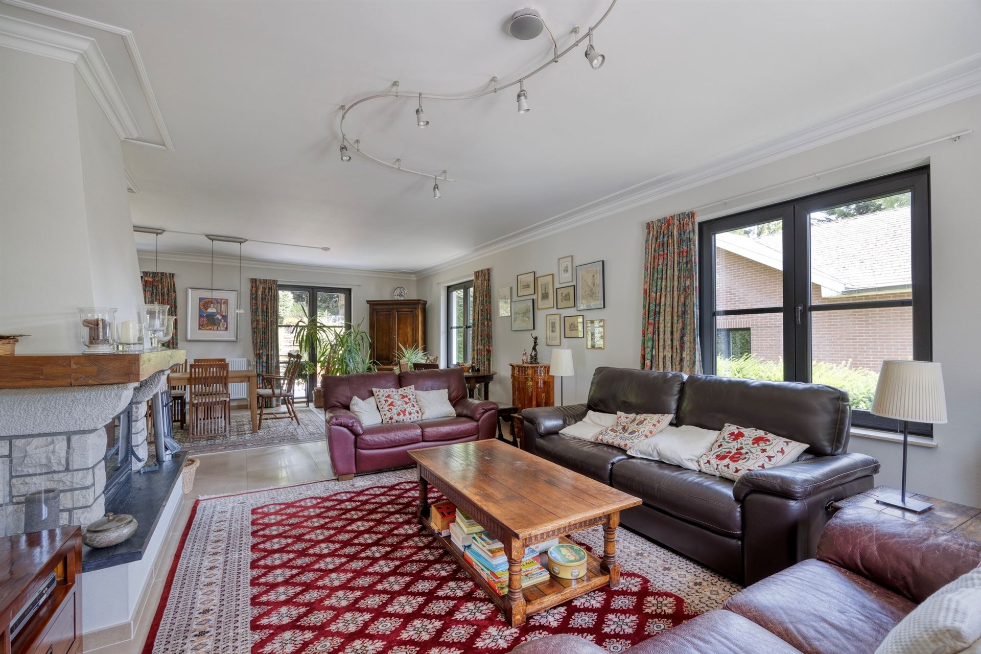 Prachtige charmante villa in rustige wijk foto 5