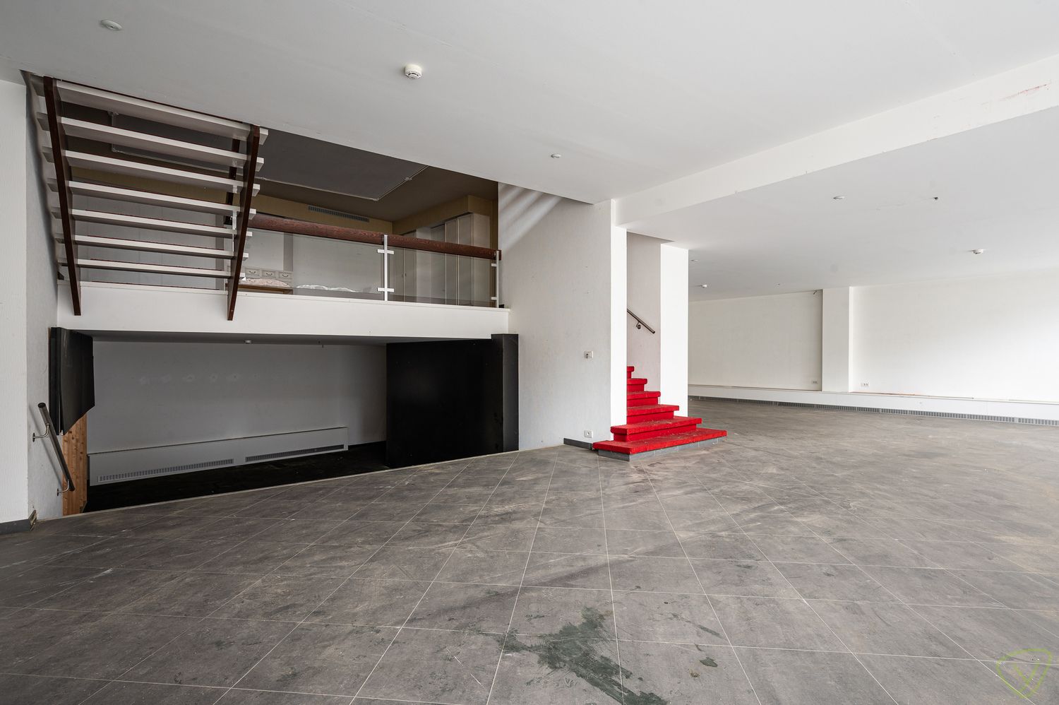 Vastgoedbelegging op een centrale en uitgelezen commerciële locatie! foto 3