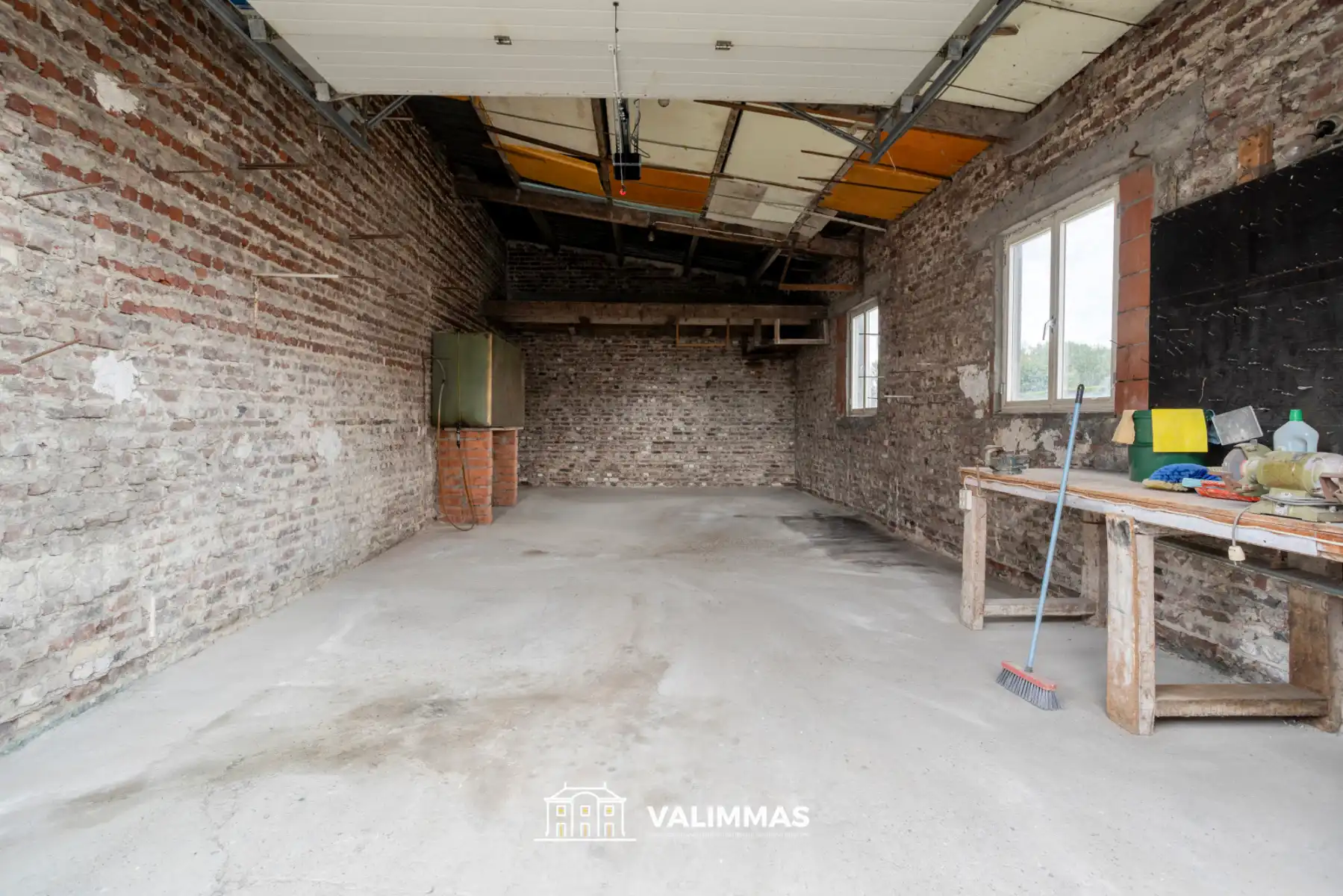Ruime driegevelwoning met twee garages en mooie tuin... foto 25