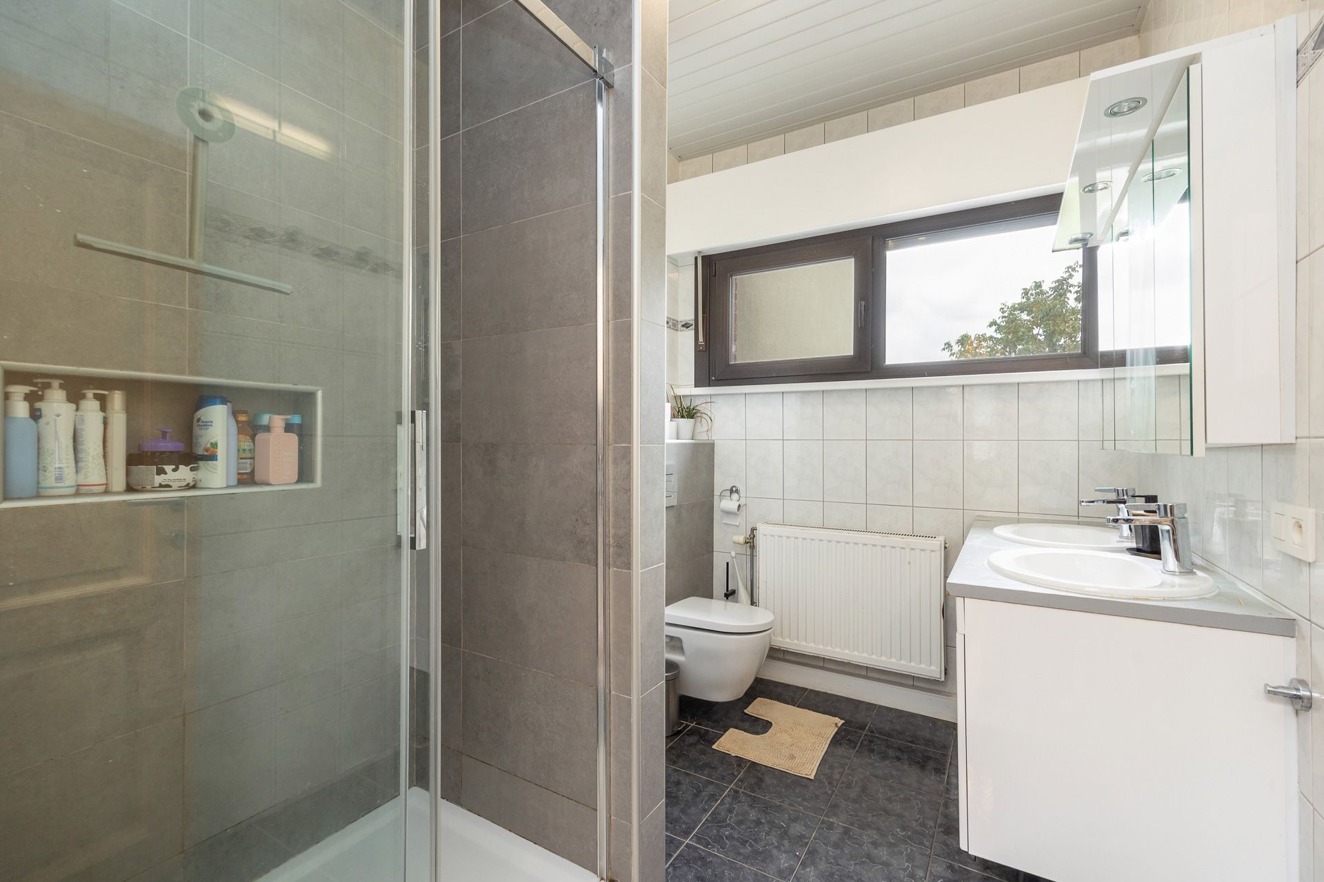 Ruime gezinswoning met potentieel nabij centrum Mortsel foto 18