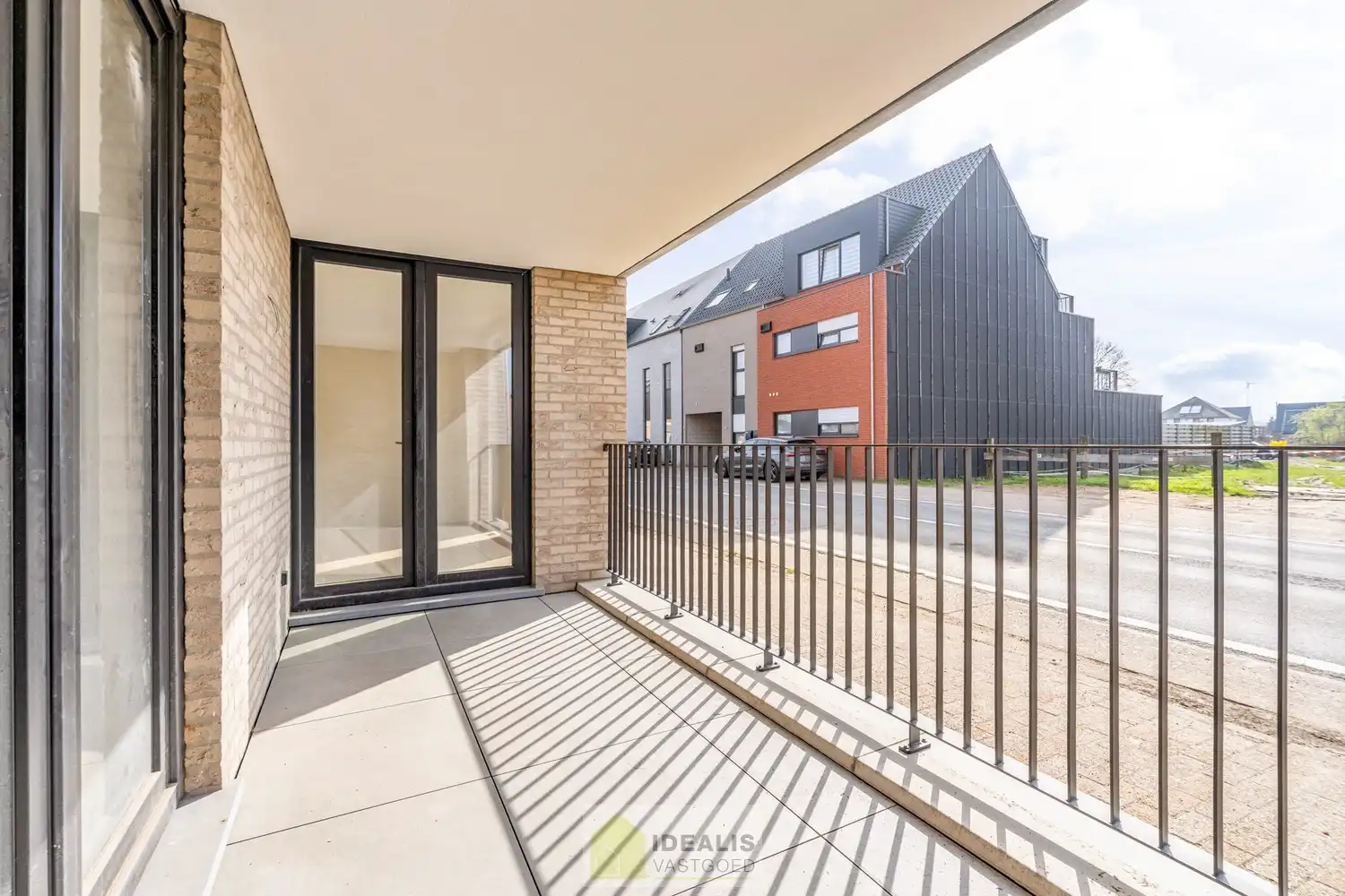 GELIJKVLOERS NIEUWBOUWAPPARTEMENT MET 1 SLAAPKAMER, KELDERBERGING EN EEN ONDERGRONDSE AUTOSTANDPLAATS foto 9