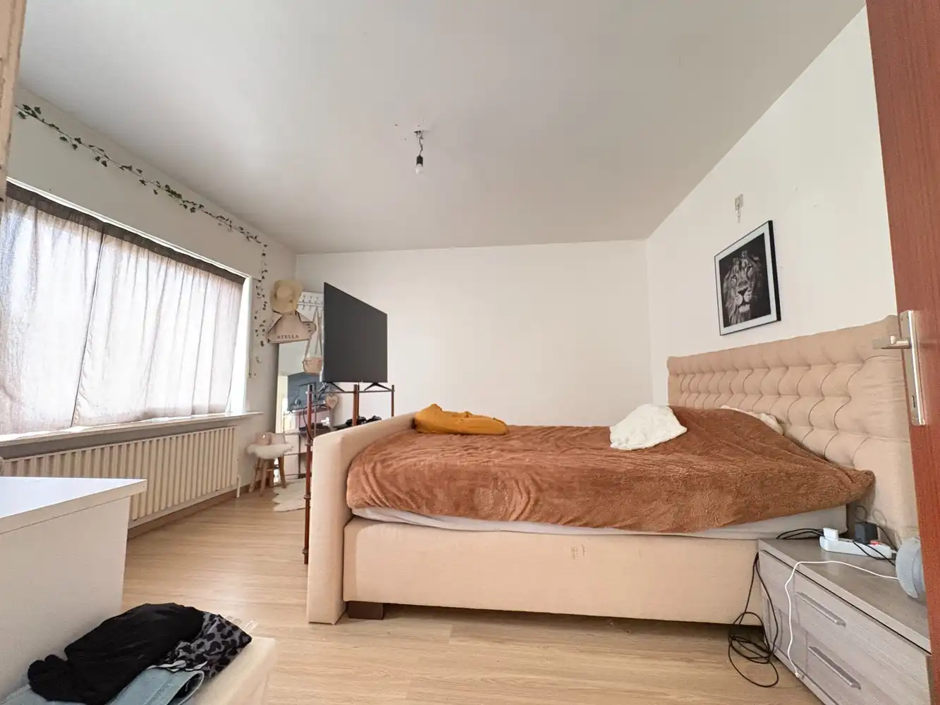 Rustig gelegen woning met 4 slaapkamers en een garage foto 9